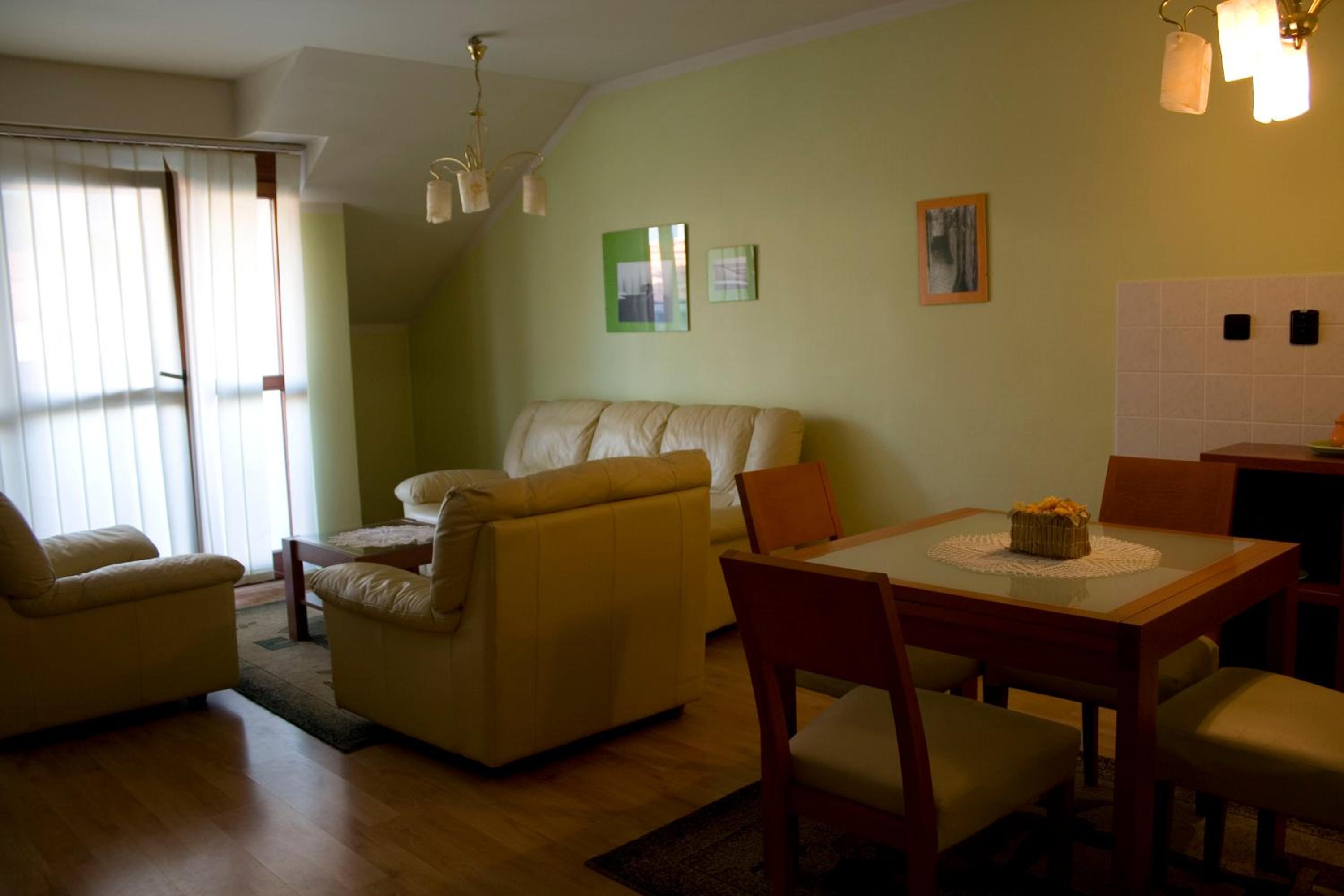 Suite with Balcony - Photo 9
