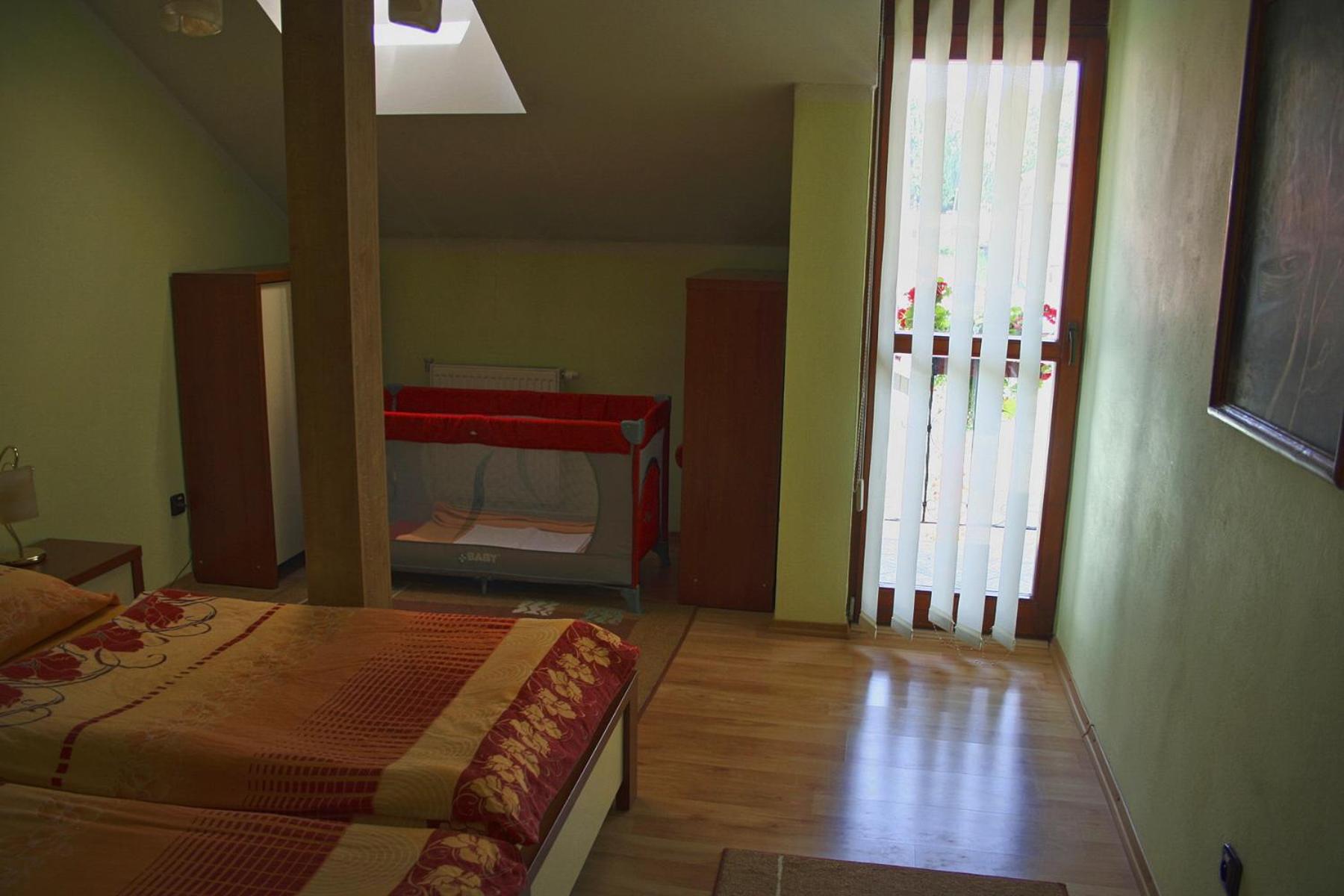 Suite with Balcony - Photo 11