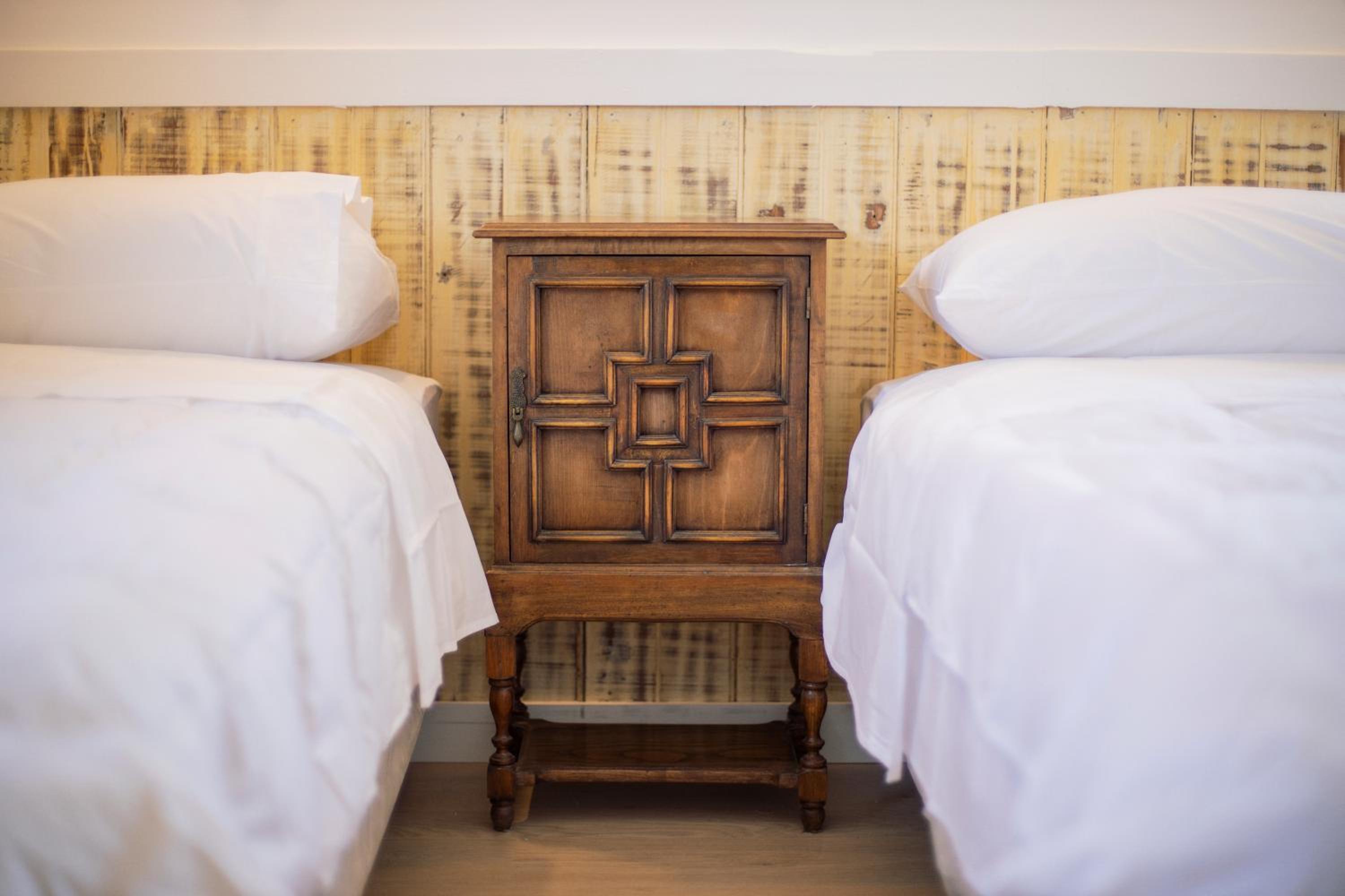 Double or Twin Room with Private Bathroom photo 3