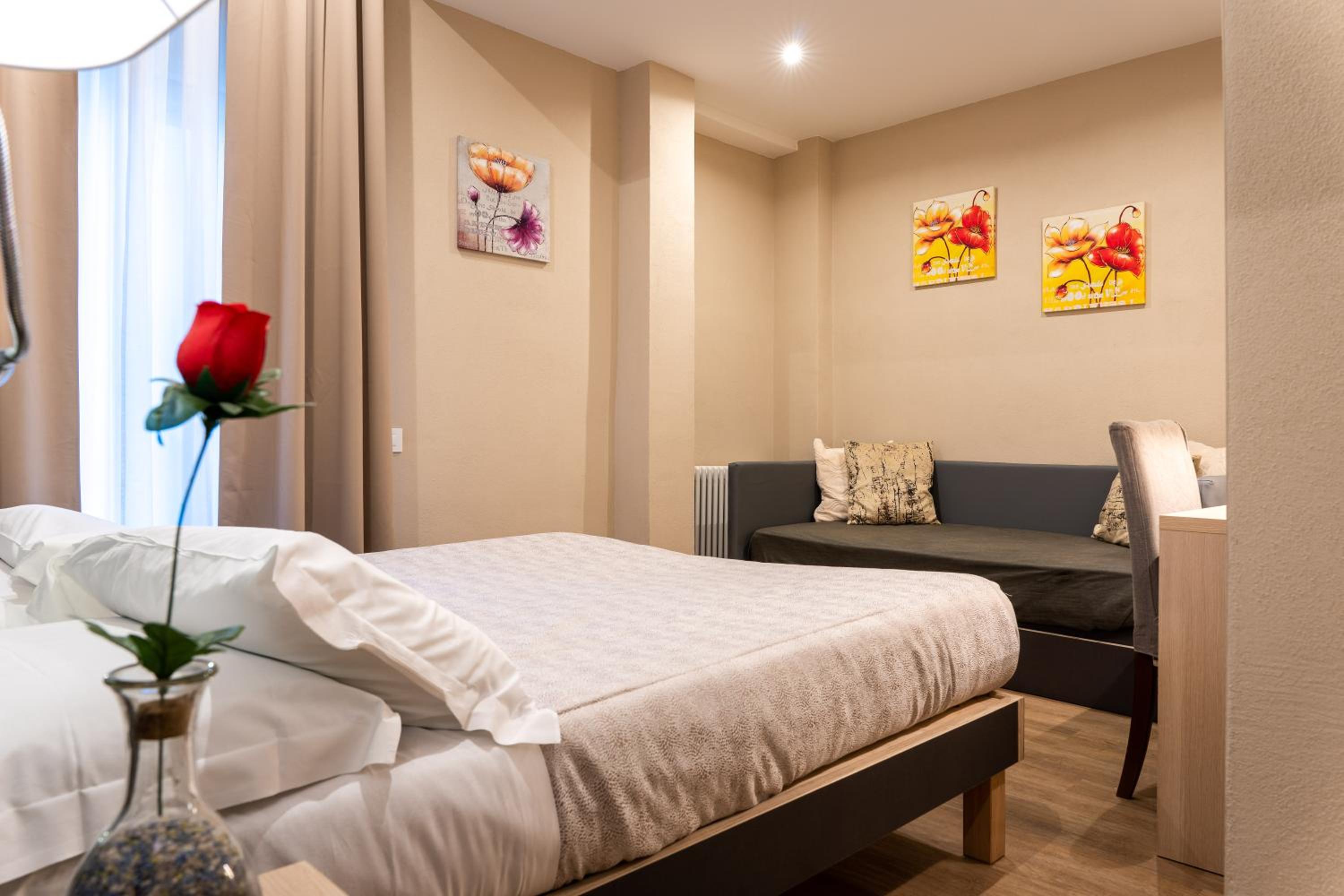 Triple Room - Photo 11