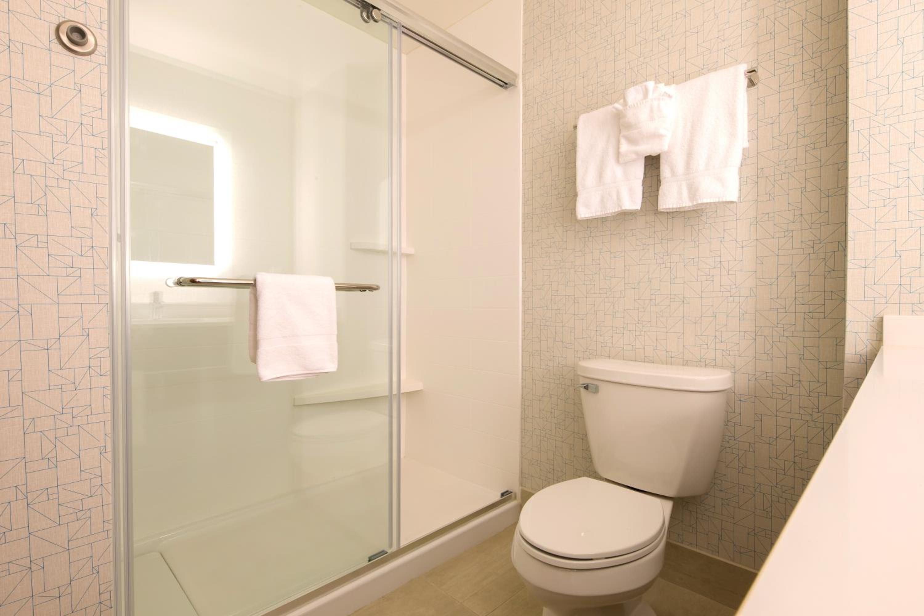 Suite with Two Queen Beds - Communications Access