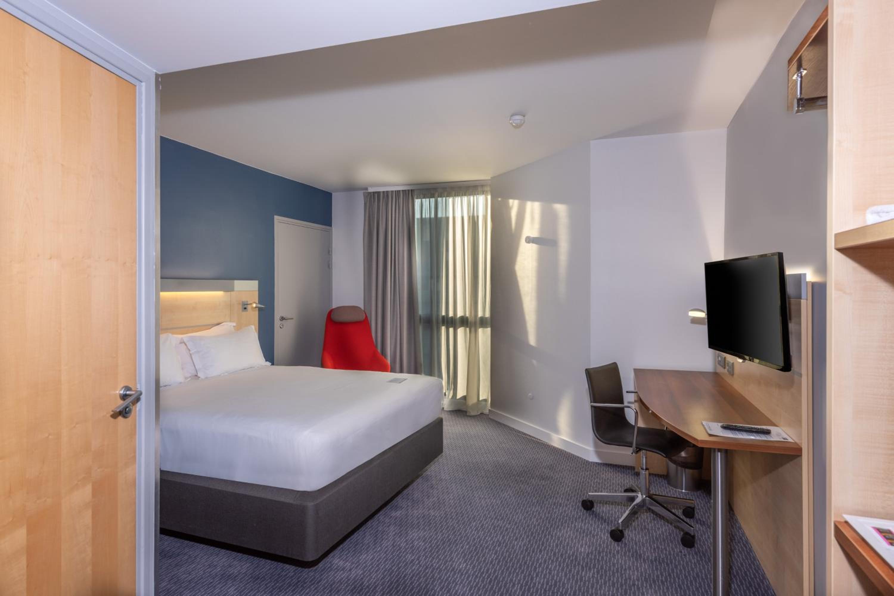 Standard Double Room with Free Breakfast - Accessible - Photo 3