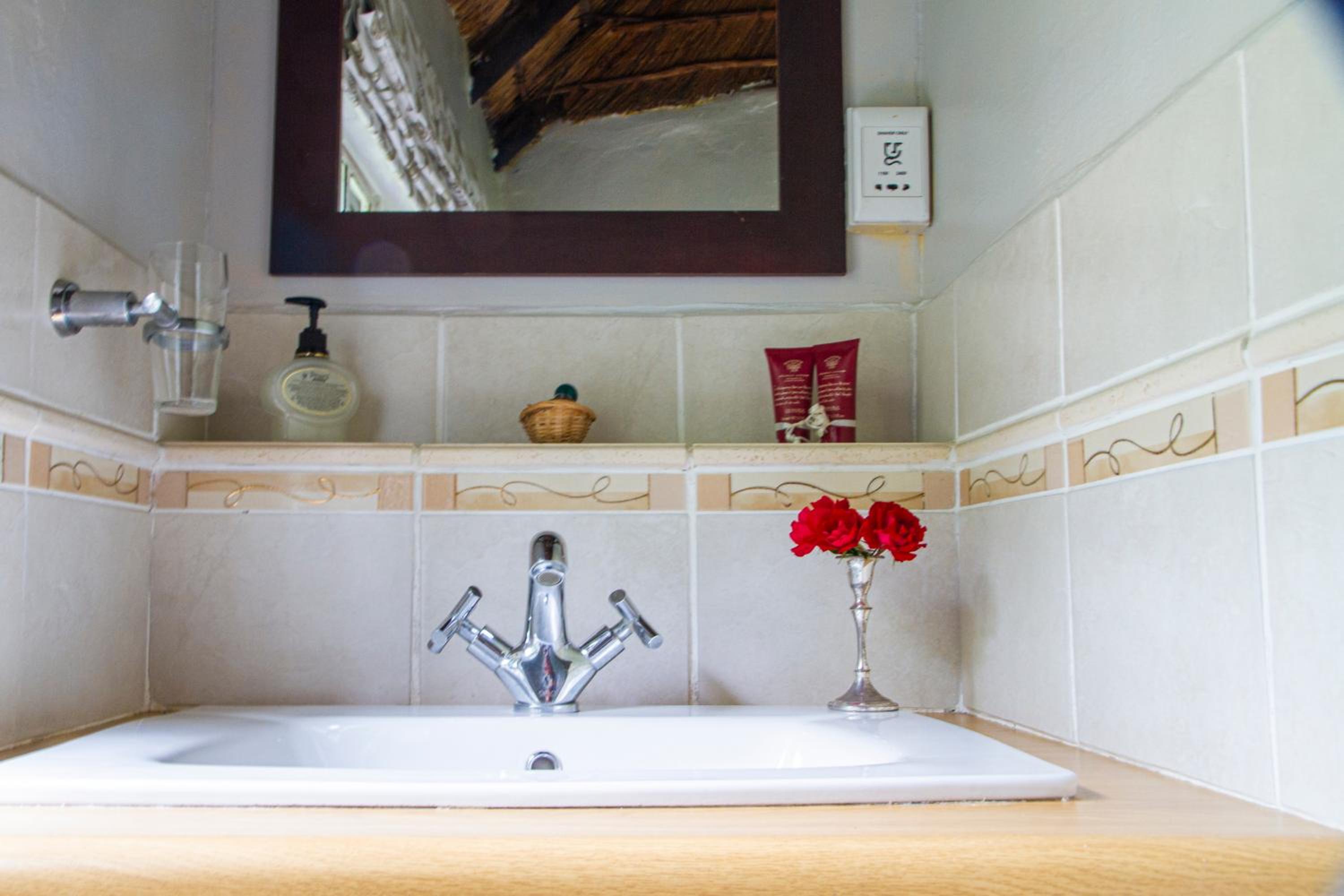 One-Bedroom Cottage - Photo 8