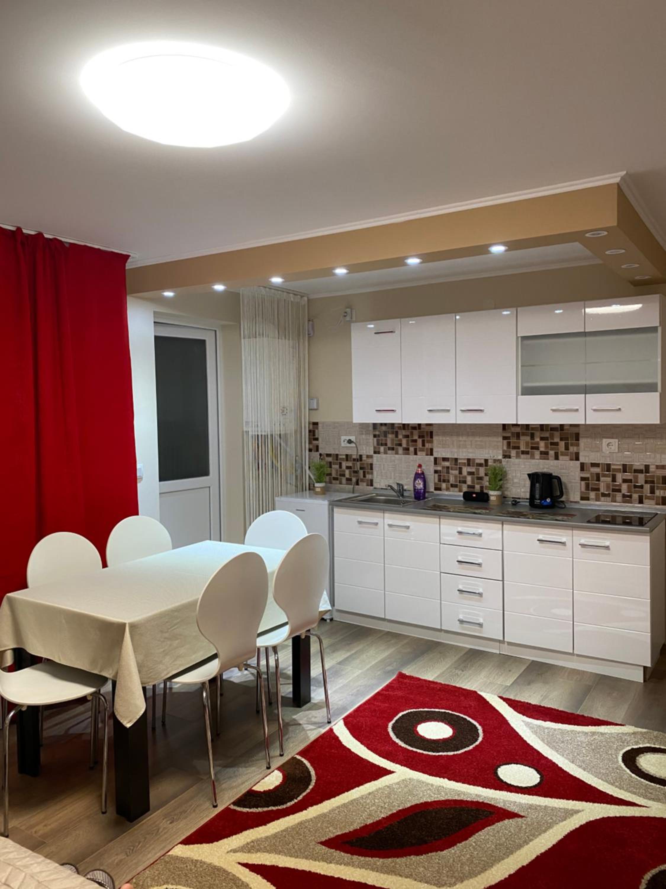 One-Bedroom Apartment - Photo 7