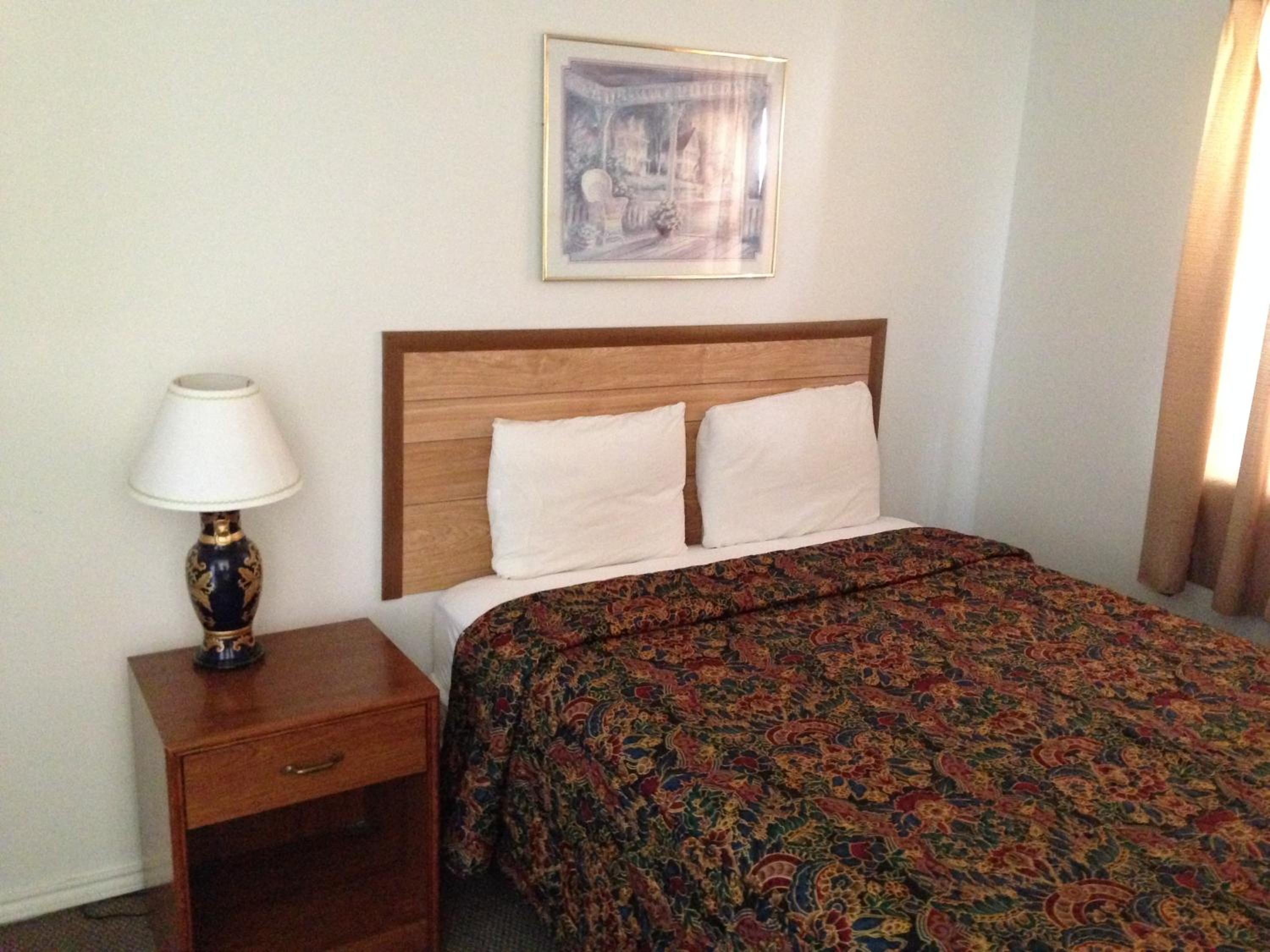 Queen Room with Kitchenette