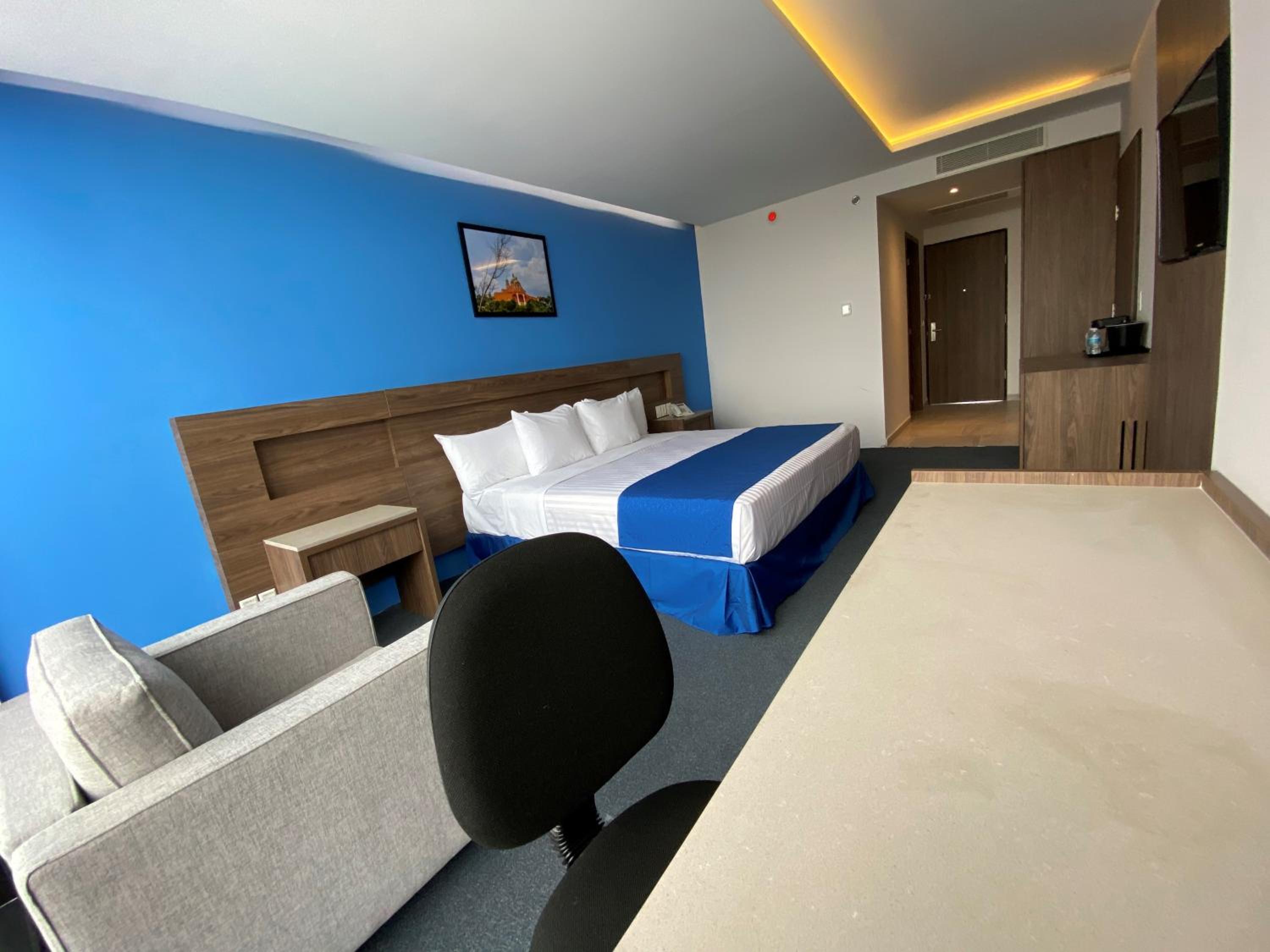 King Room - Non-Smoking - Photo 1