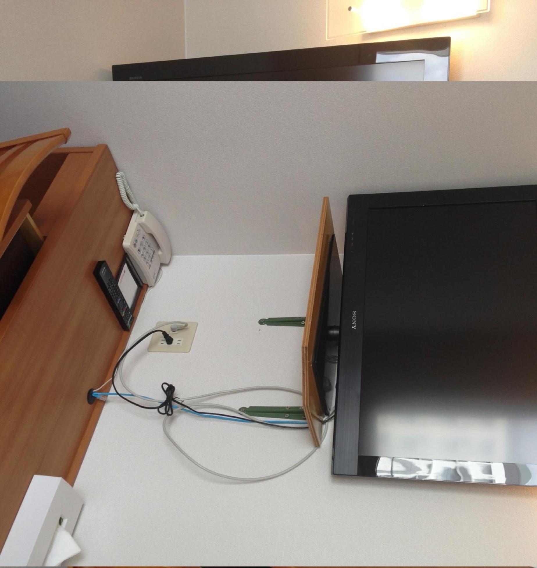 Twin Room - Non-Smoking photo 2