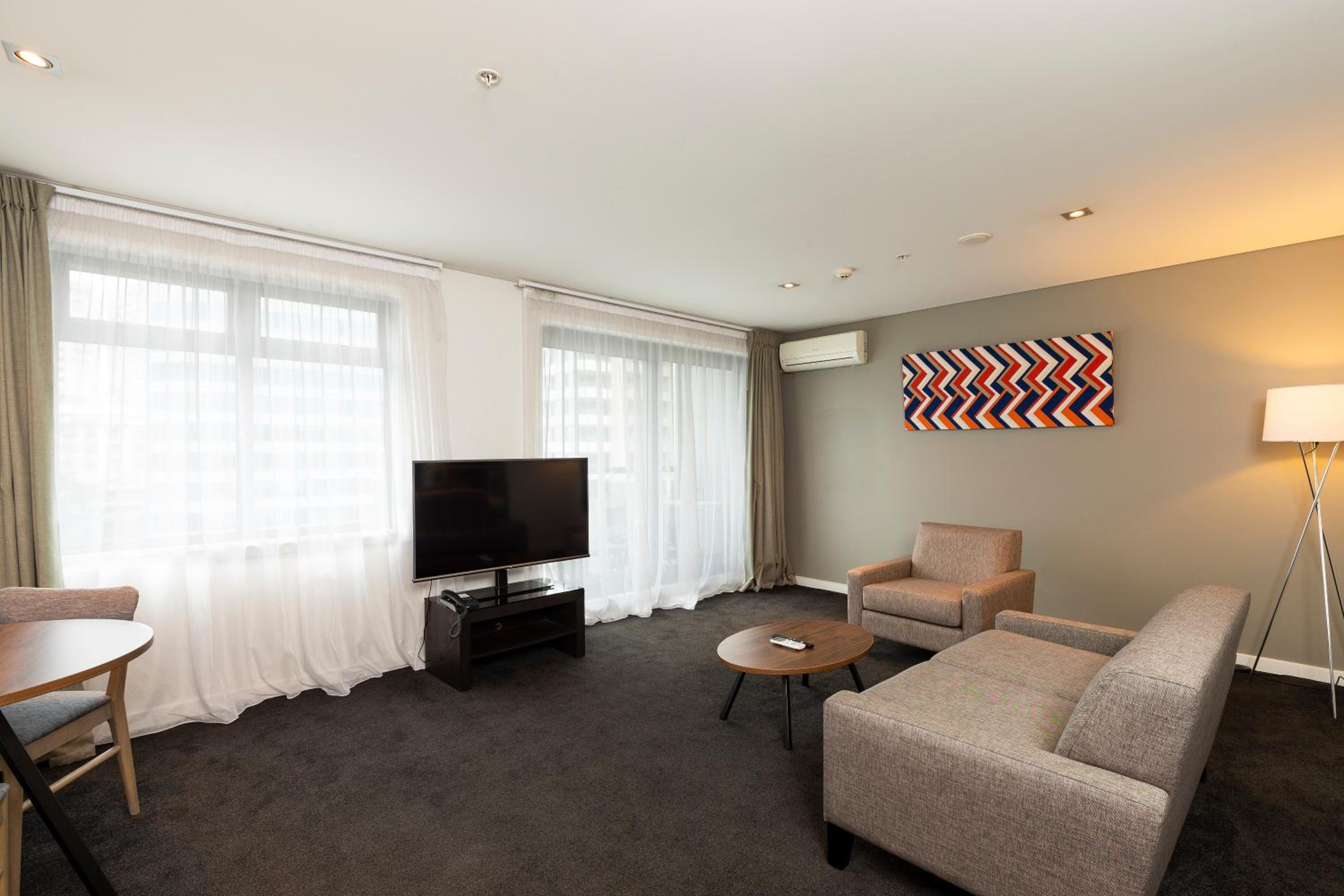Studio Apartment - Photo 2
