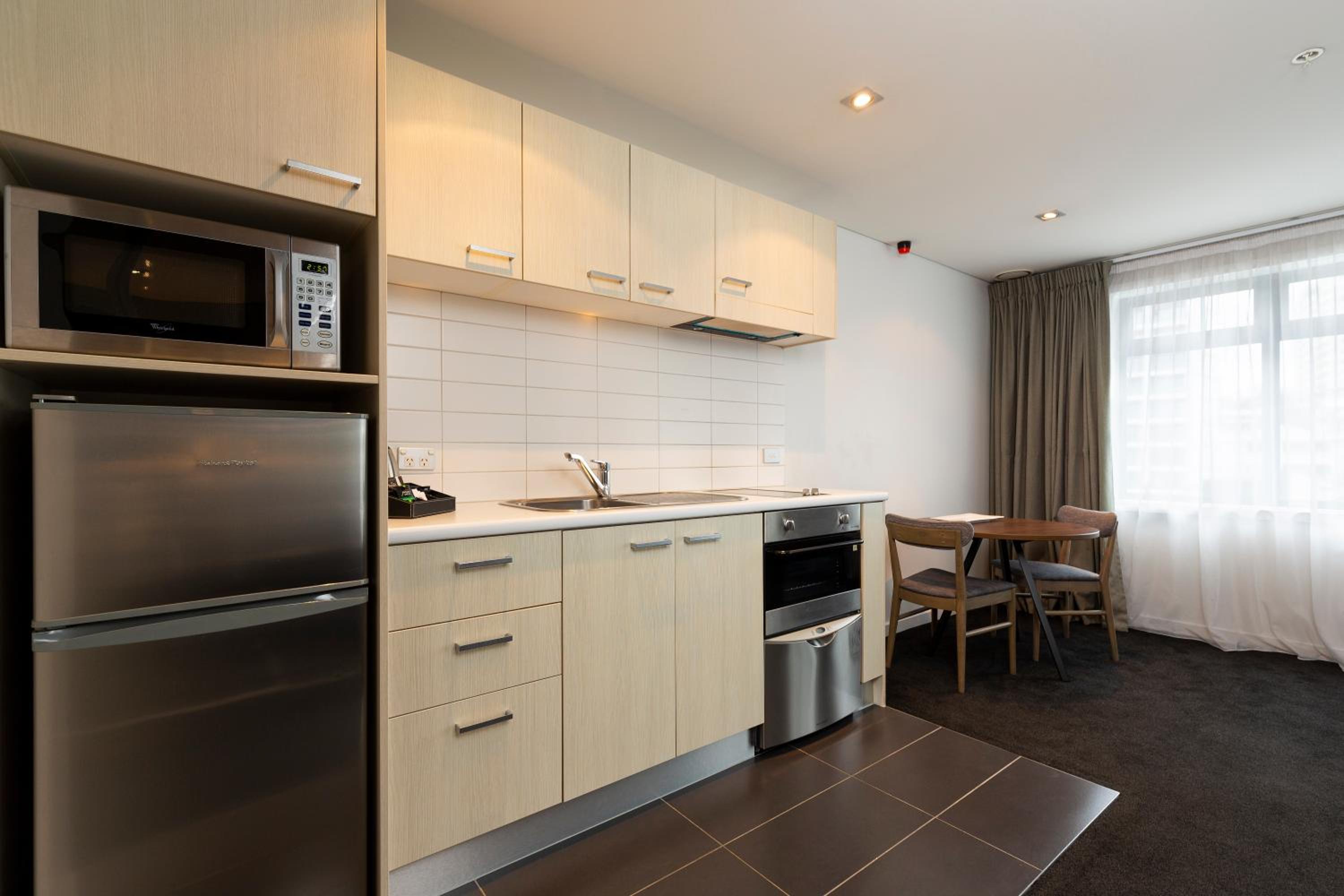 Studio Apartment - Photo 3