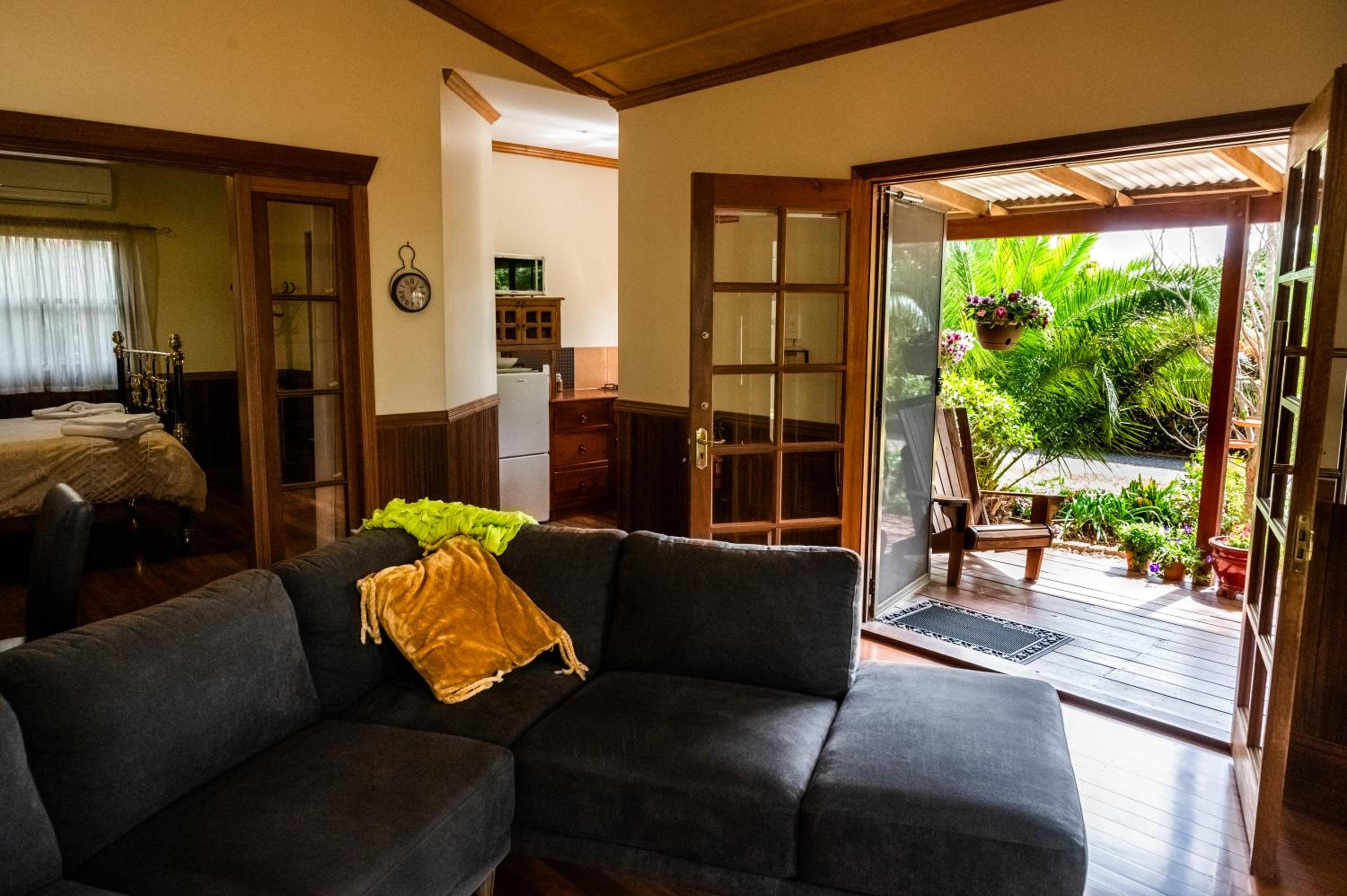 One-Bedroom Cottage With Spa Bath photo 1