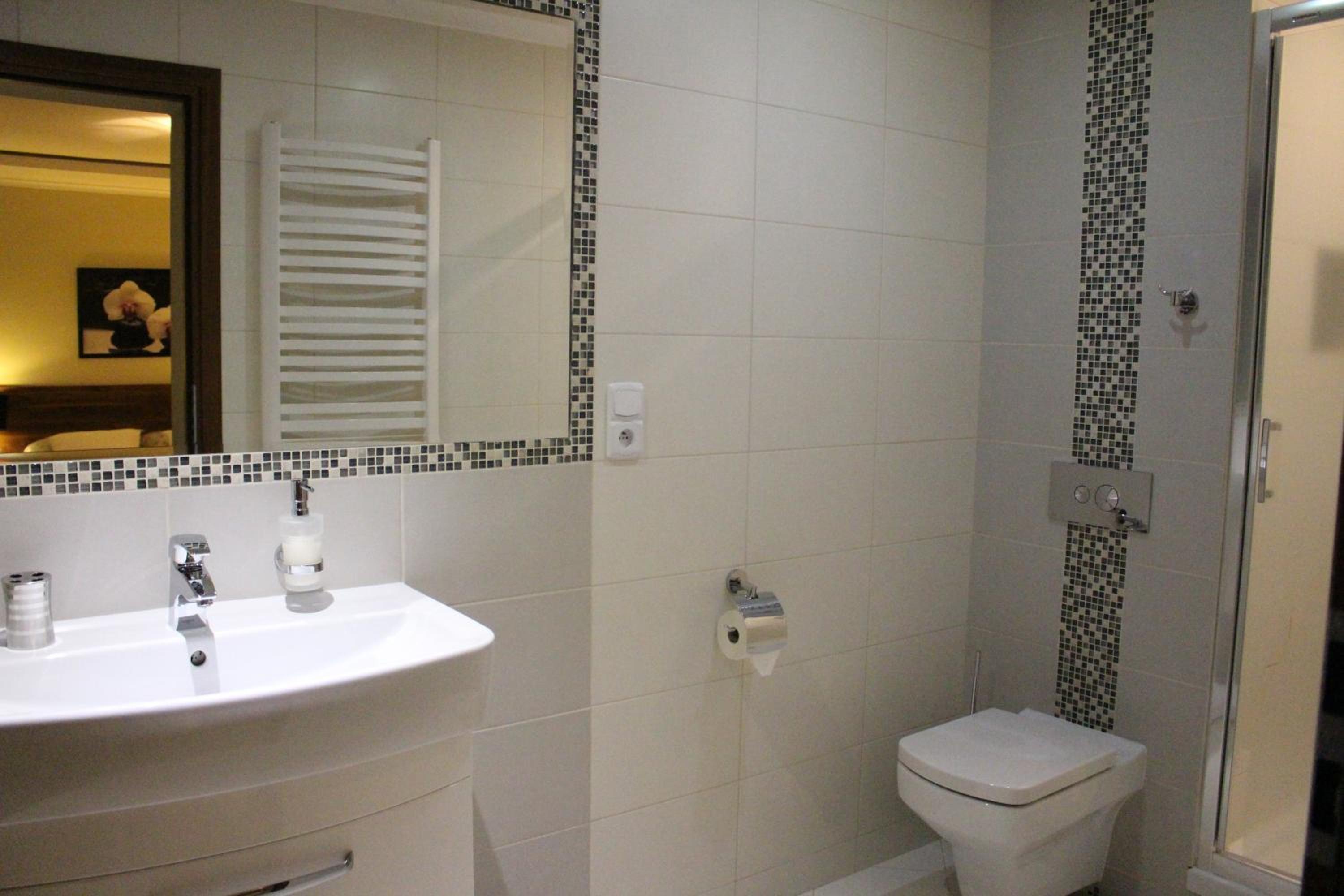 Double Room with Private Bathroom photo 3