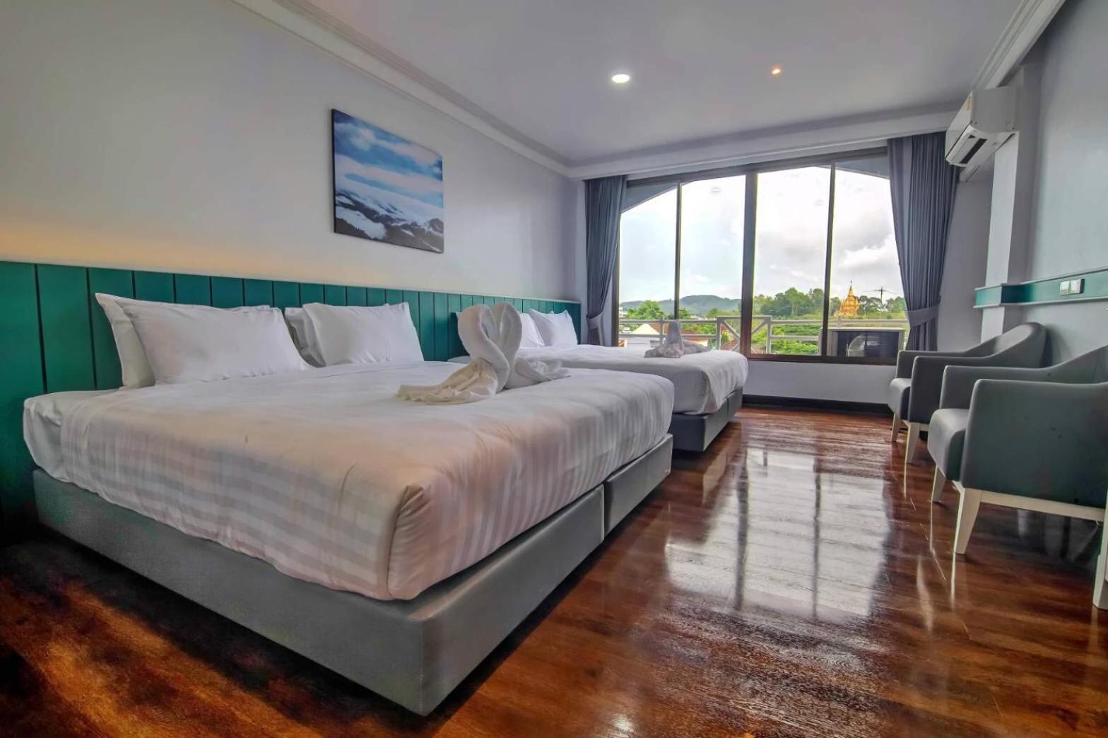 Premium Quadruple Room - Photo 3