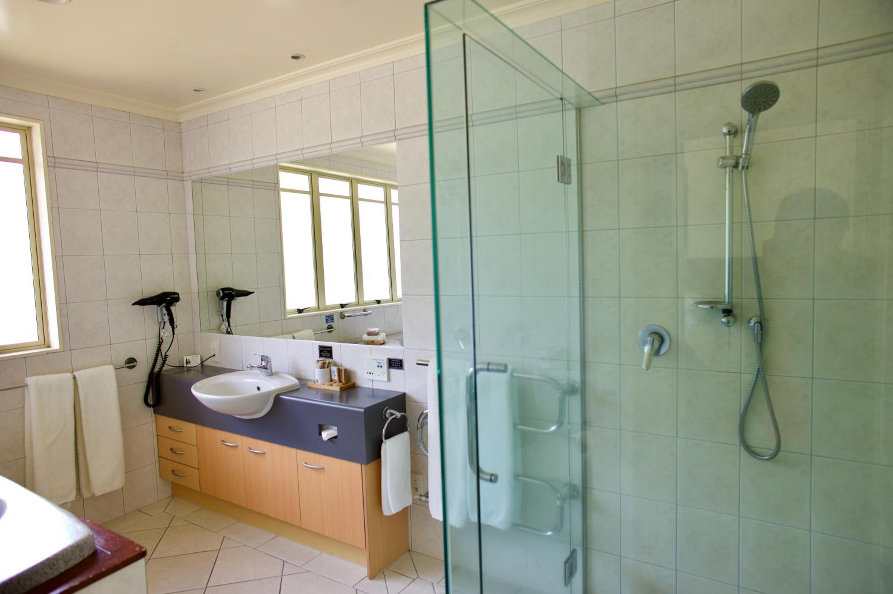 Superior One-Bedroom Suite - Photo 2