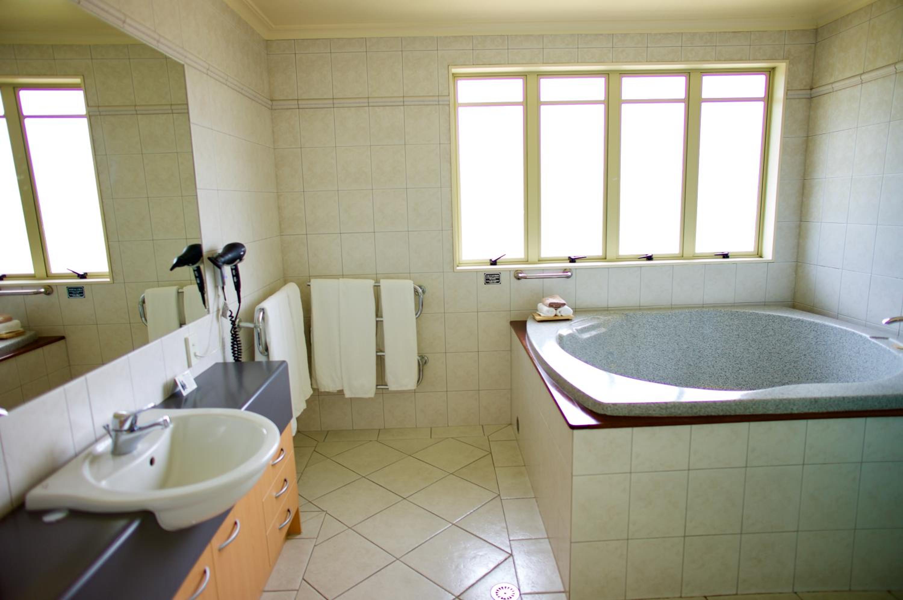 Superior Two-Bedroom Suite - Photo 5