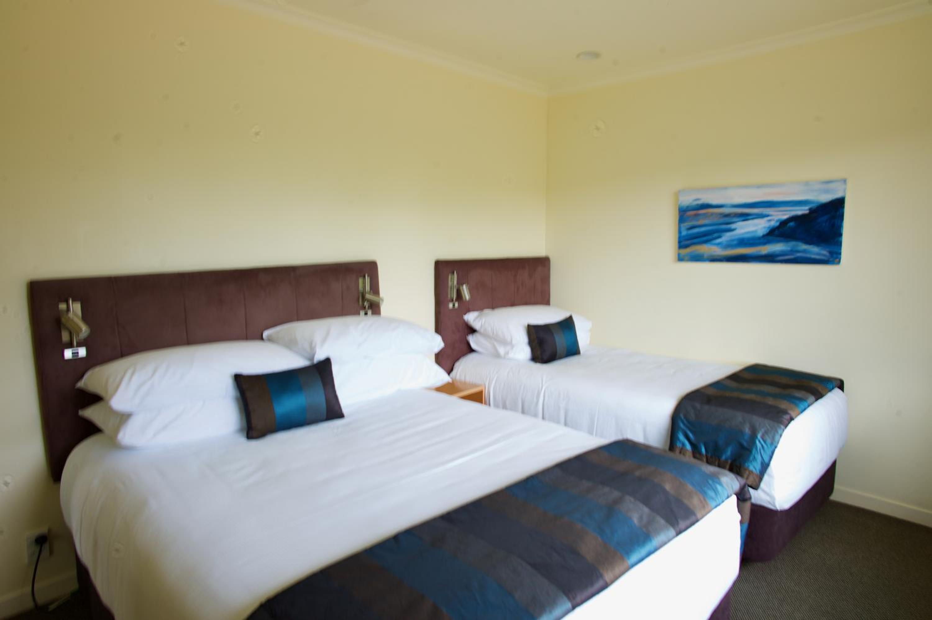 Superior Two-Bedroom Suite - Photo 4