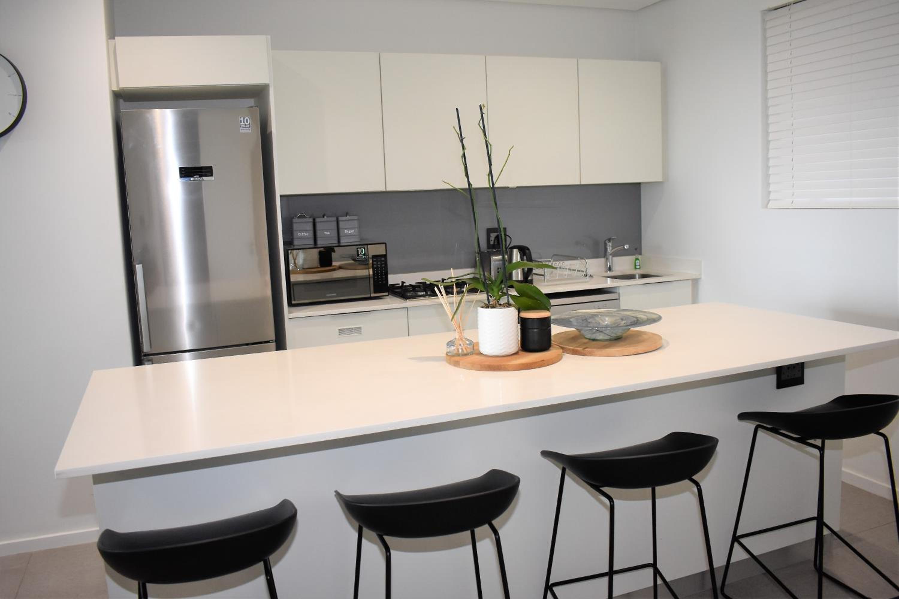 Two-Bedroom Apartment - Photo 2