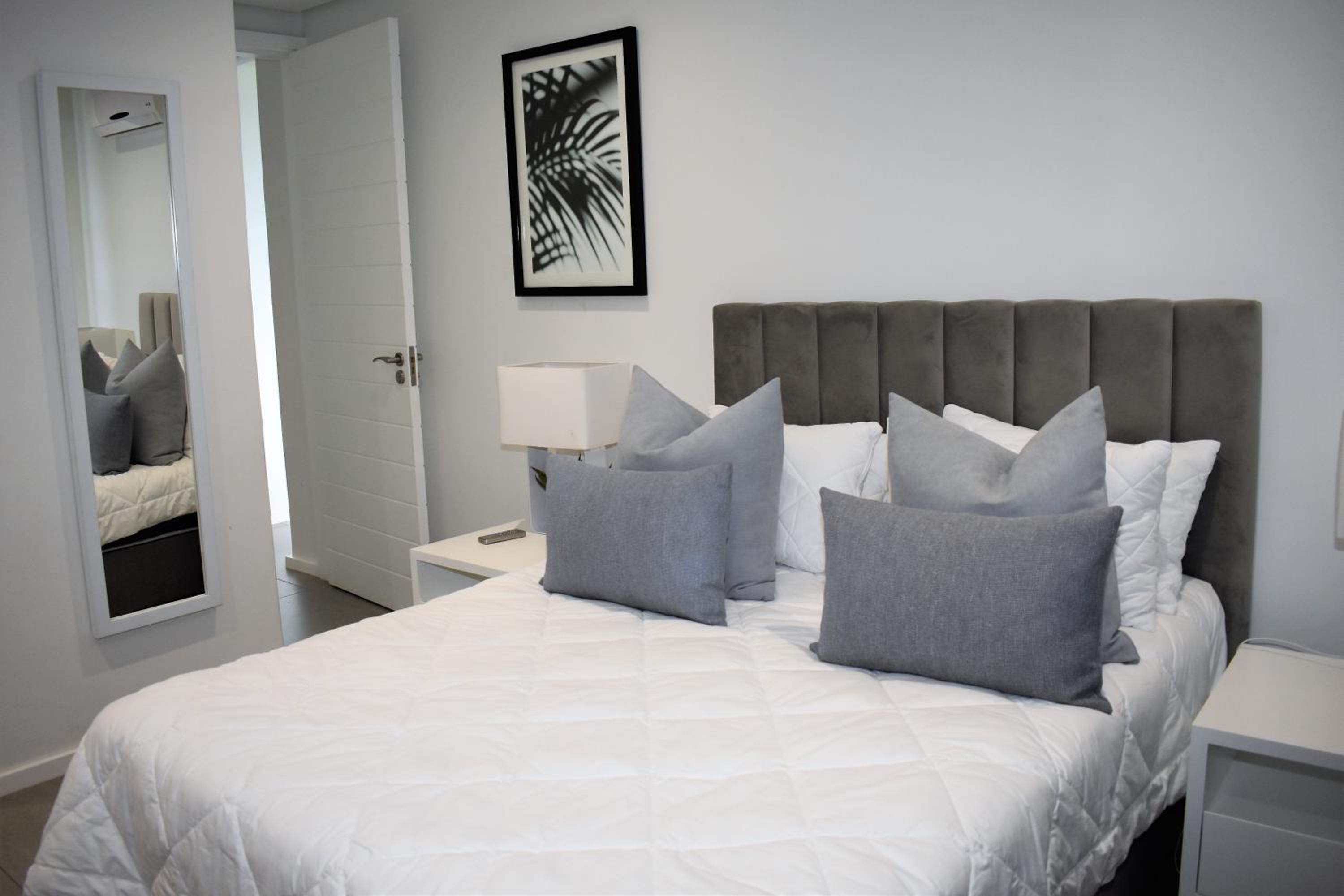 Two-Bedroom Apartment - Photo 11