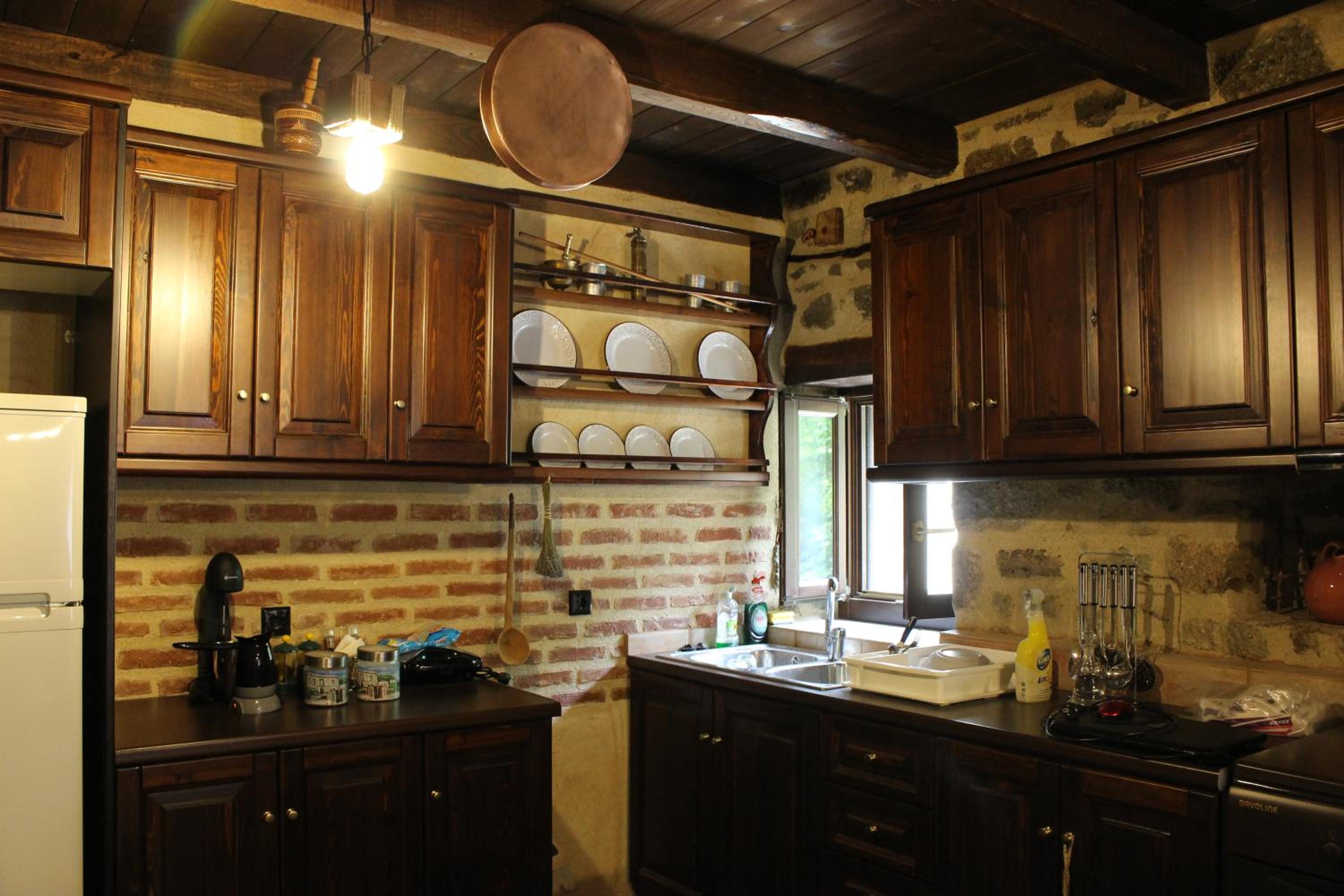 Two-Bedroom House - Photo 32