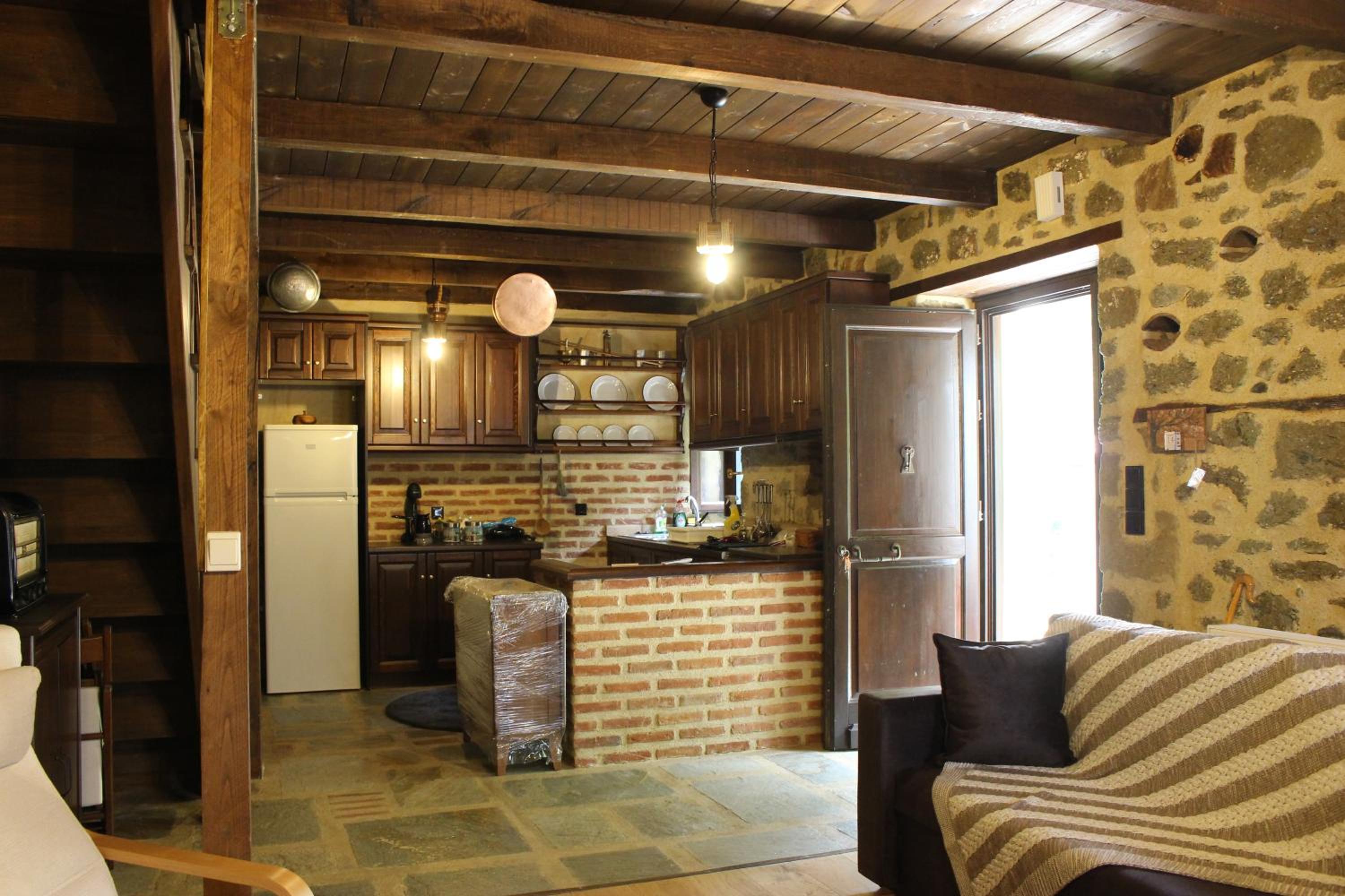 Two-Bedroom House - Photo 18