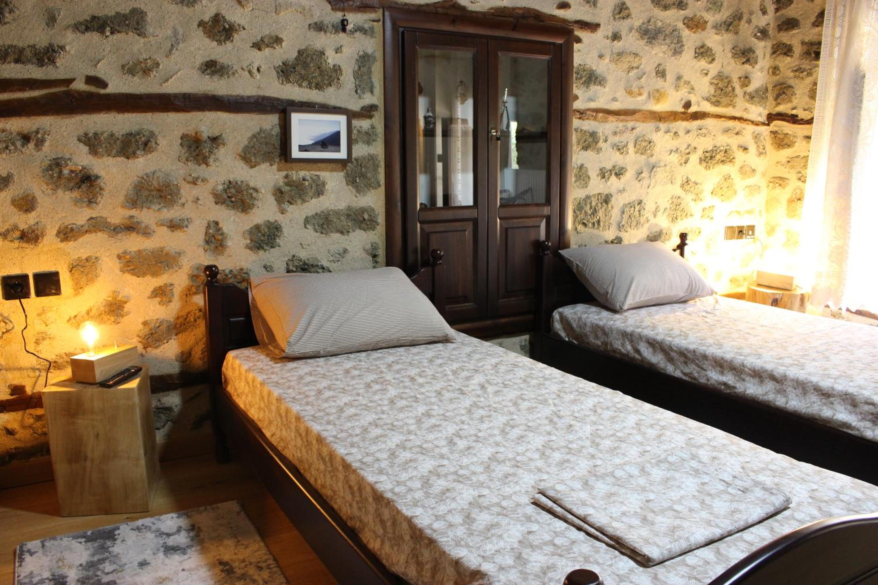 Two-Bedroom House - Photo 6