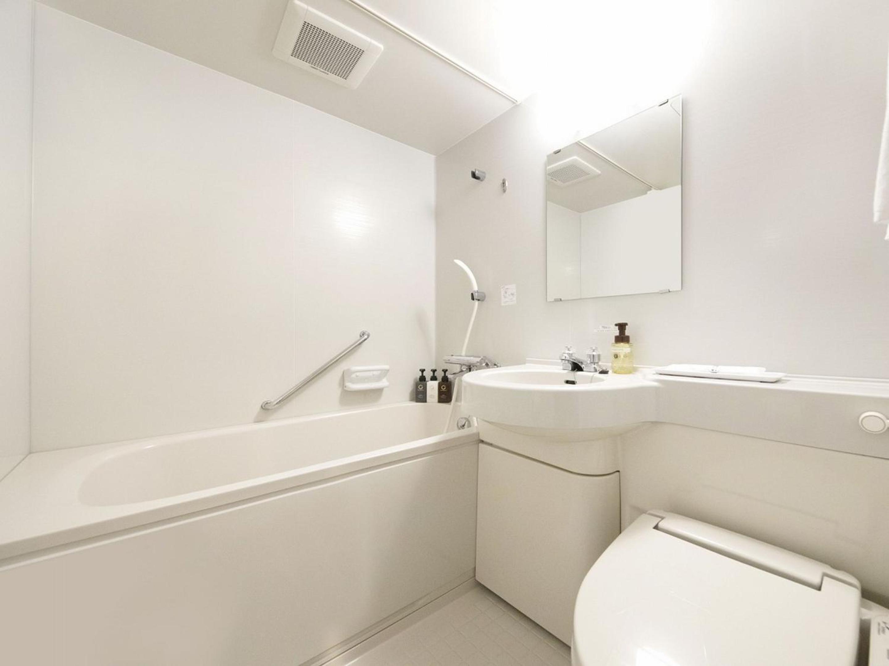 Twin Room - Non-Smoking photo 3