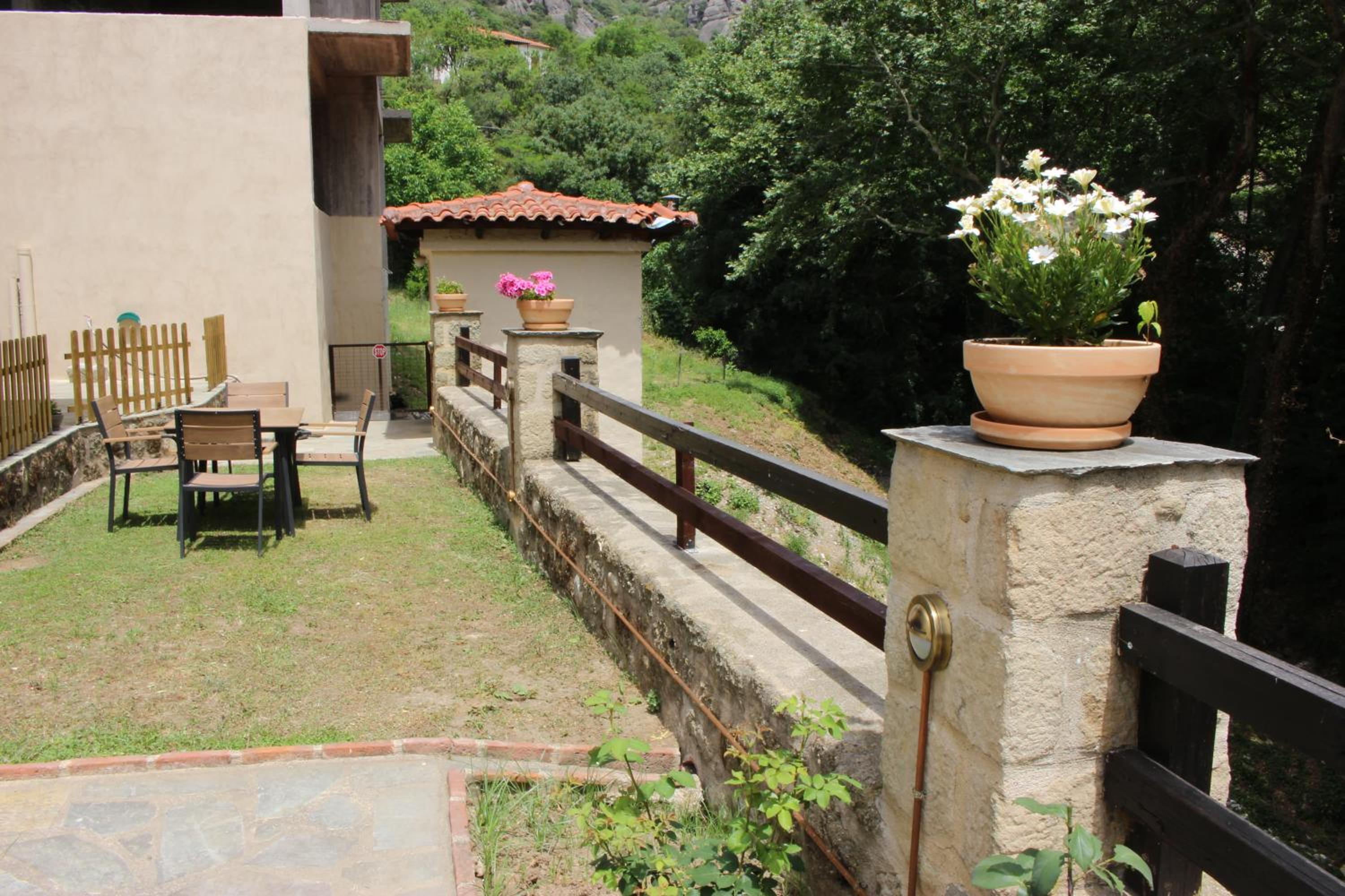 Two-Bedroom House - Photo 25