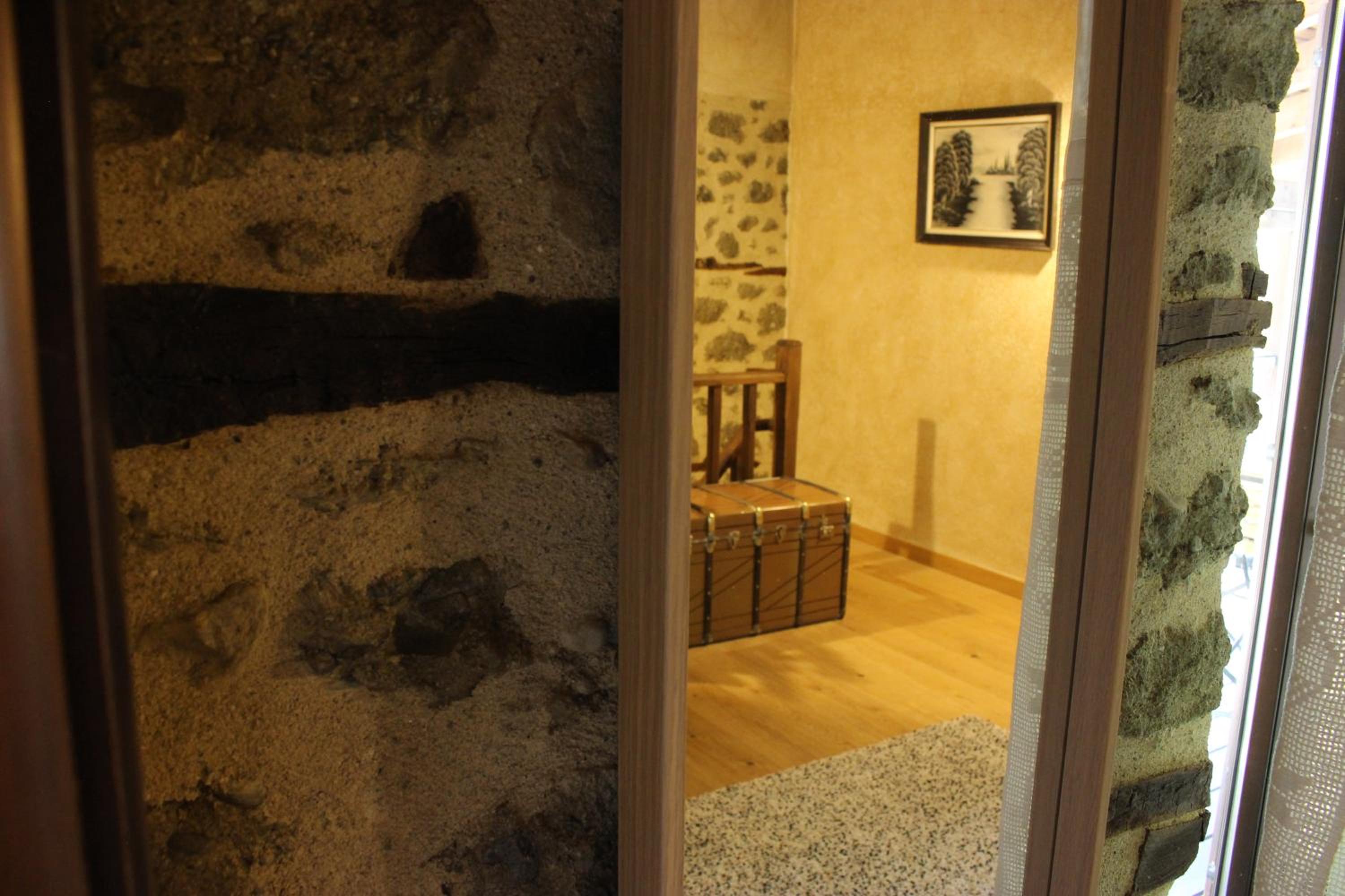 Two-Bedroom House - Photo 1