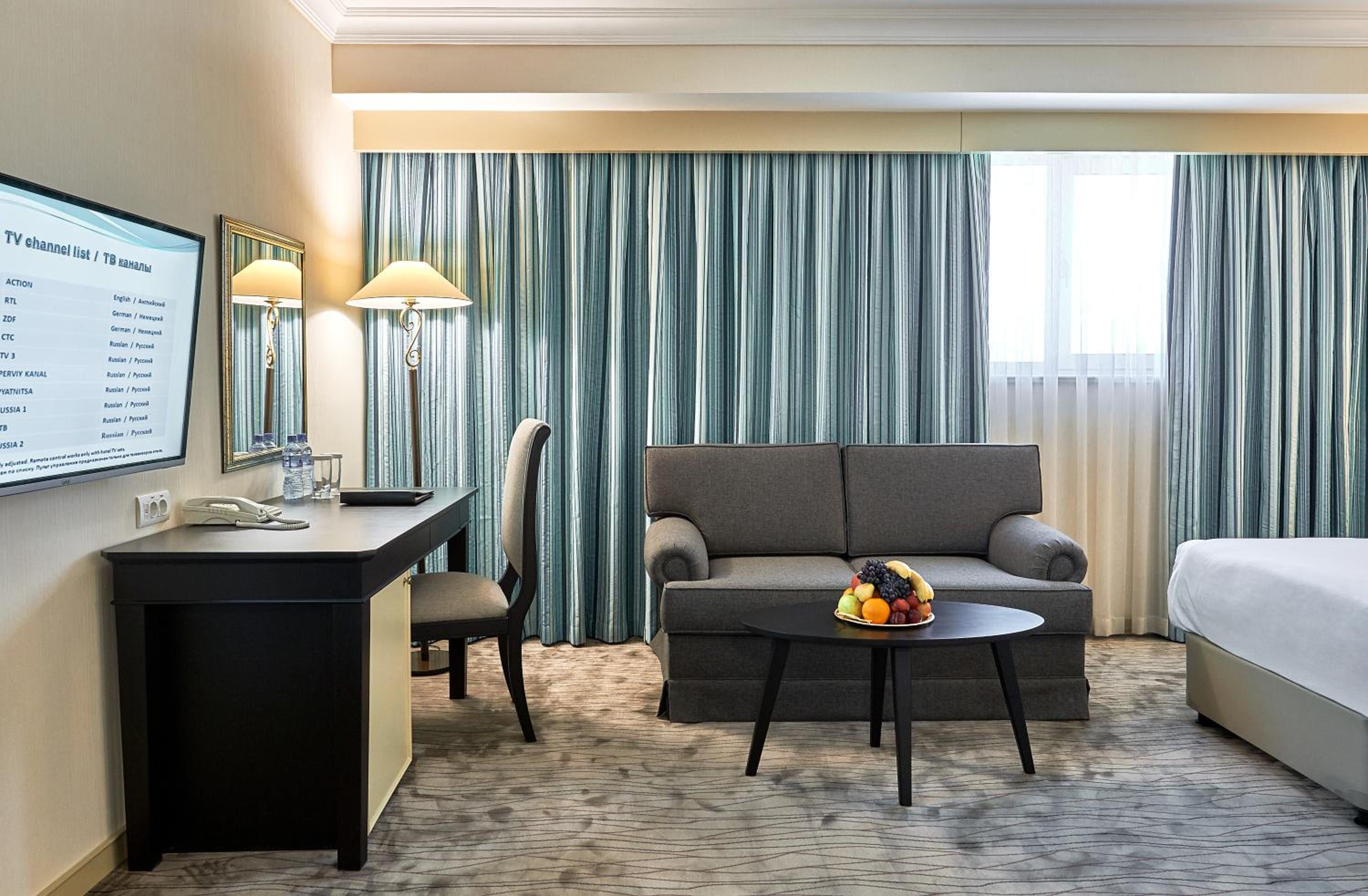 Deluxe King Room - Photo 3