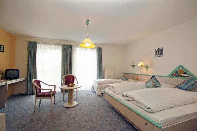 Triple Room with Garden View - Photo 3