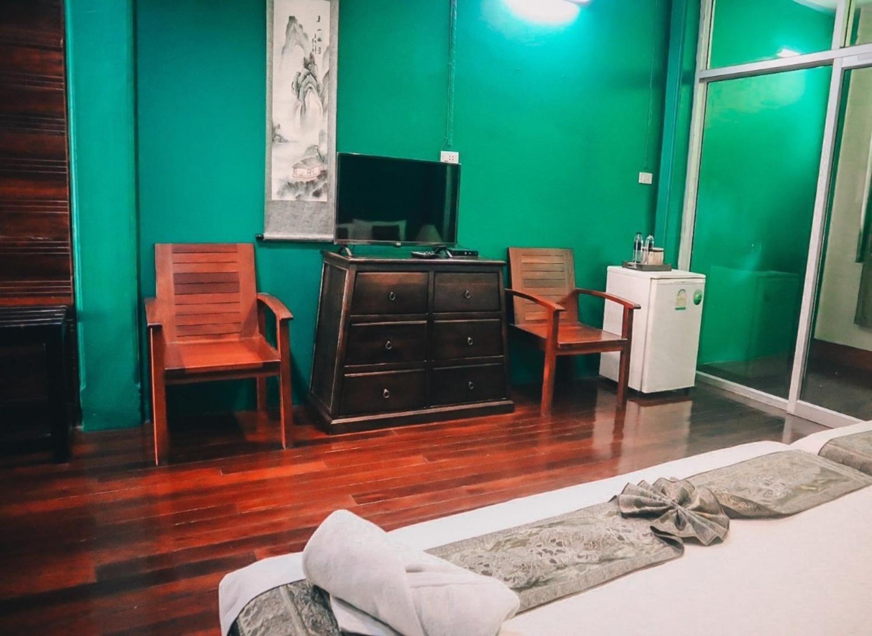 Family Room - Photo 14