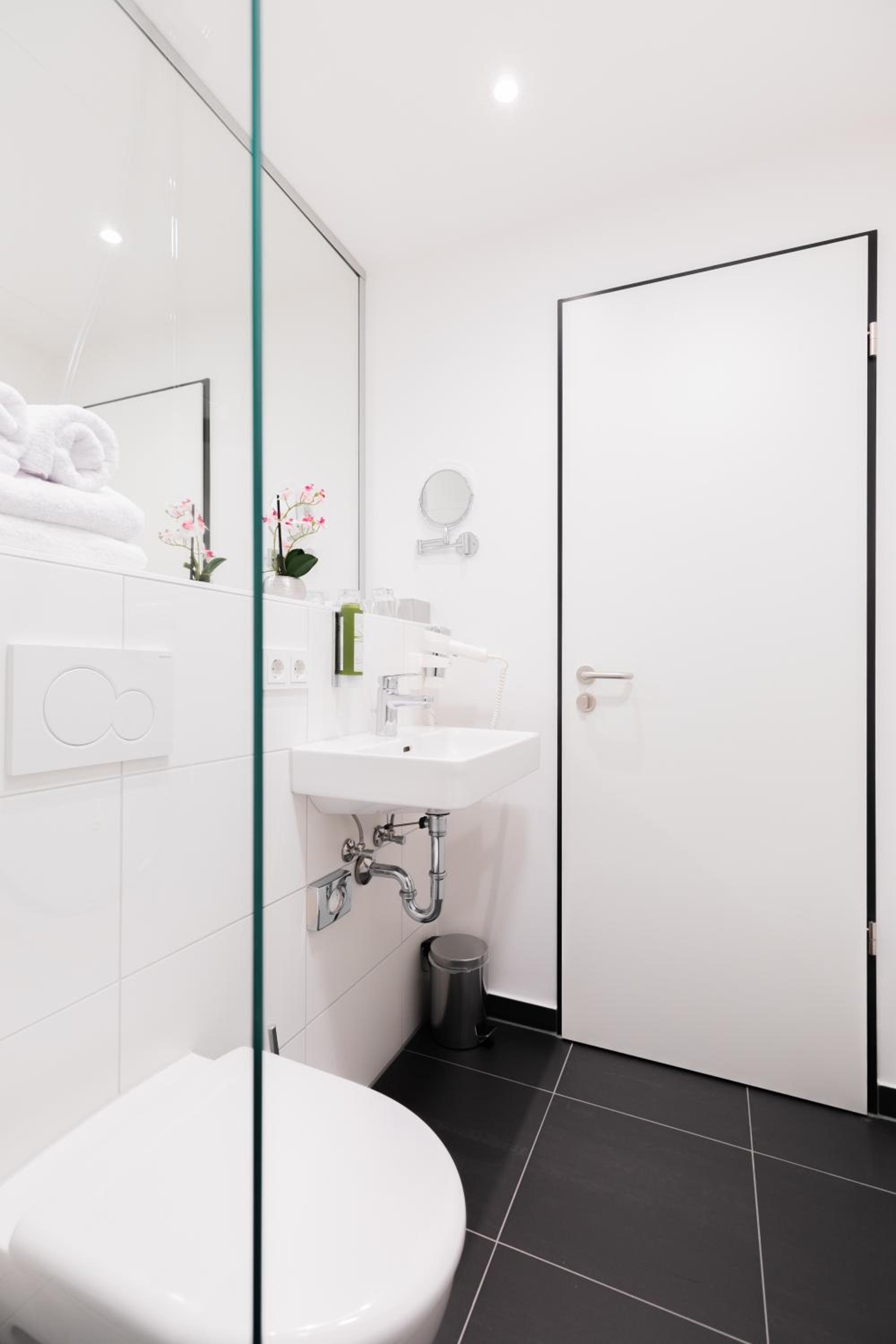 Double Room - Photo 6