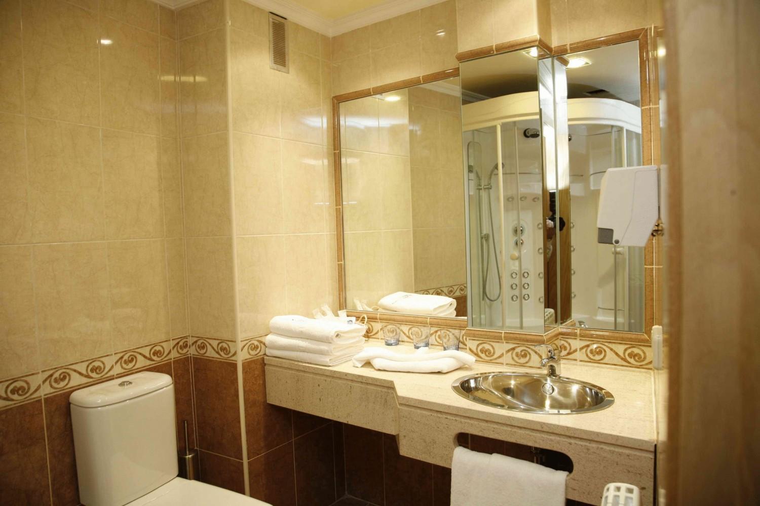 Double or Twin Room - Photo 3