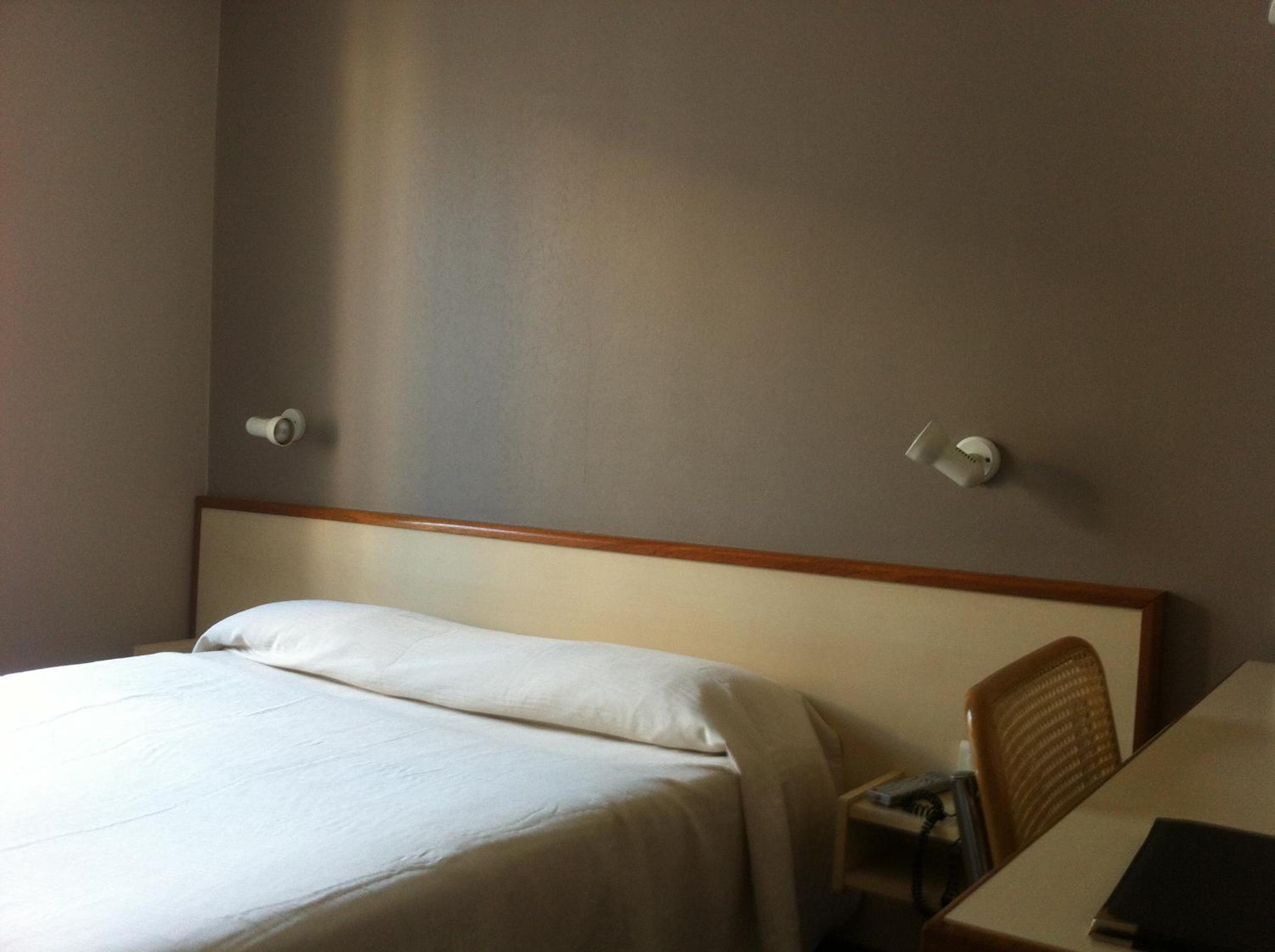 Double Room - Photo 7