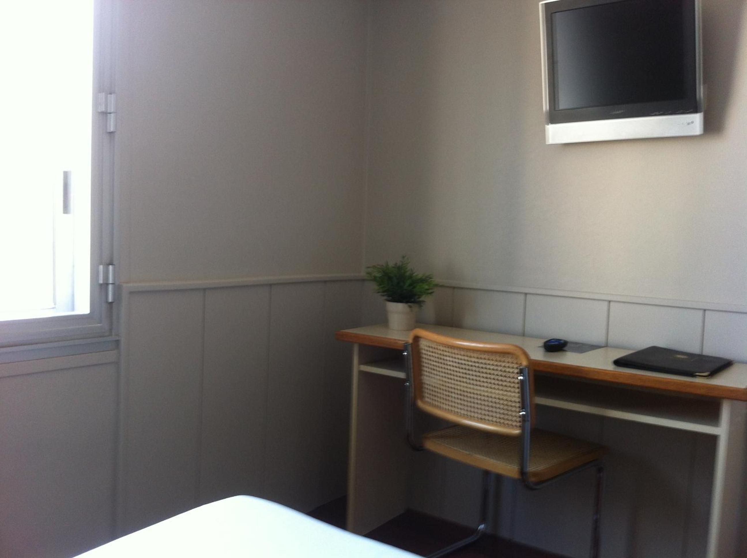 Double Room - Photo 17