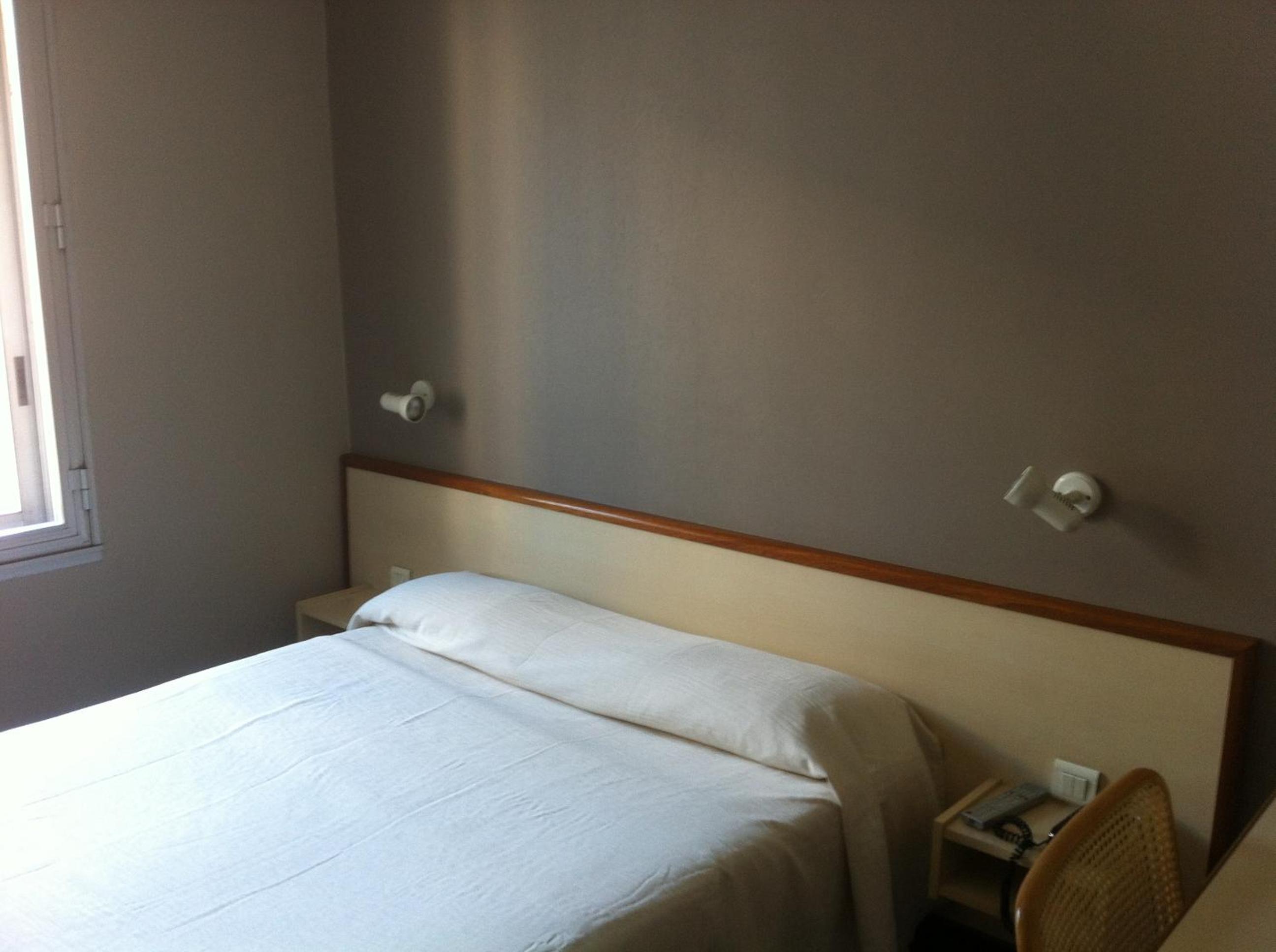 Double Room - Photo 6