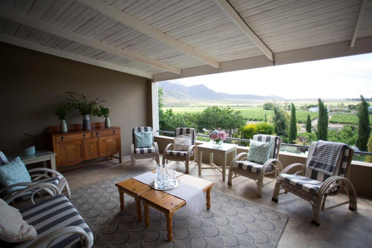 Apartment with Mountain View - Photo 4