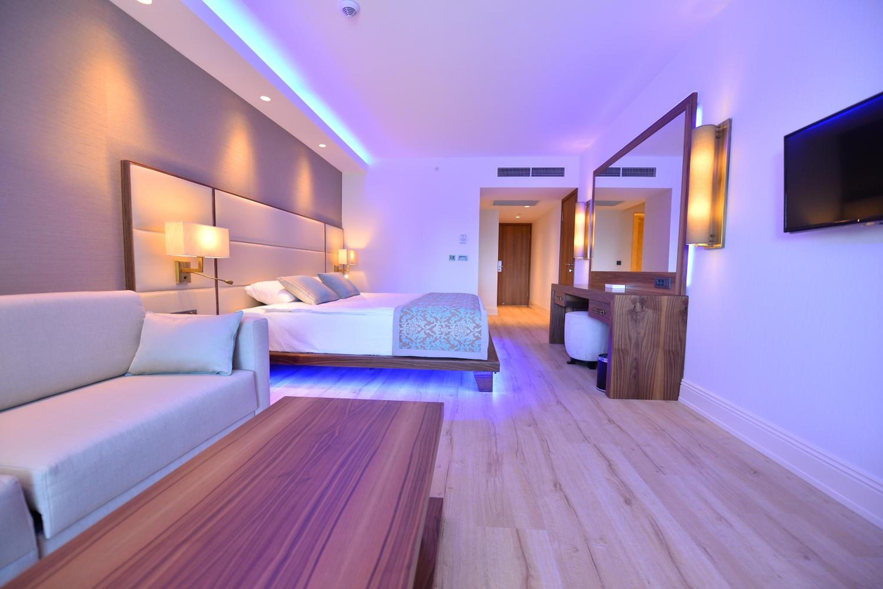 Deluxe Double Room with Forest View