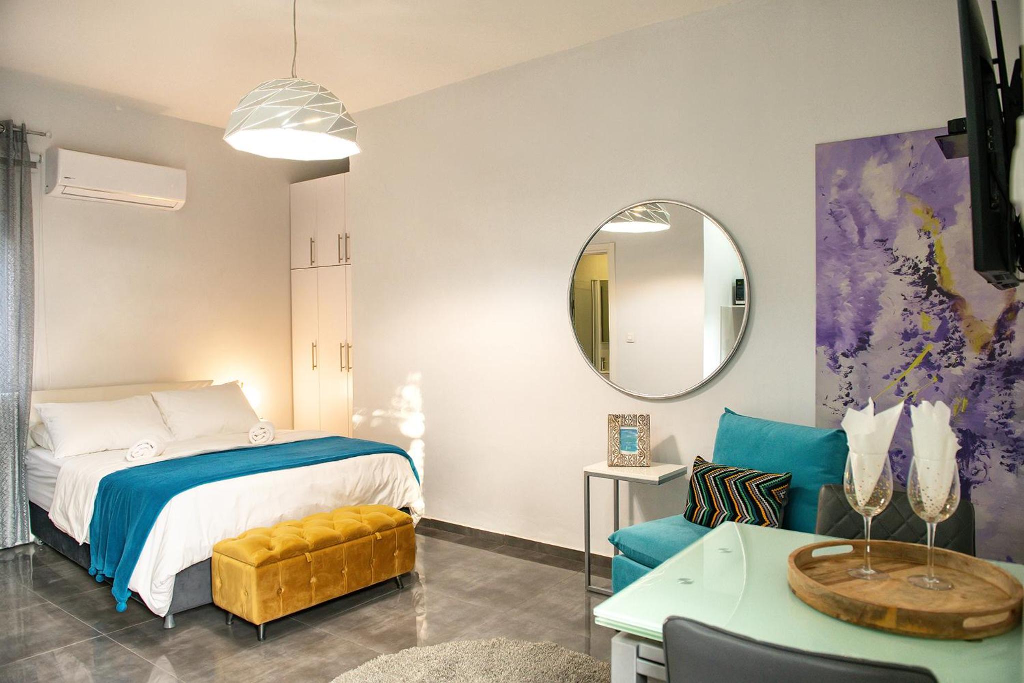 Studio Apartment photo 2