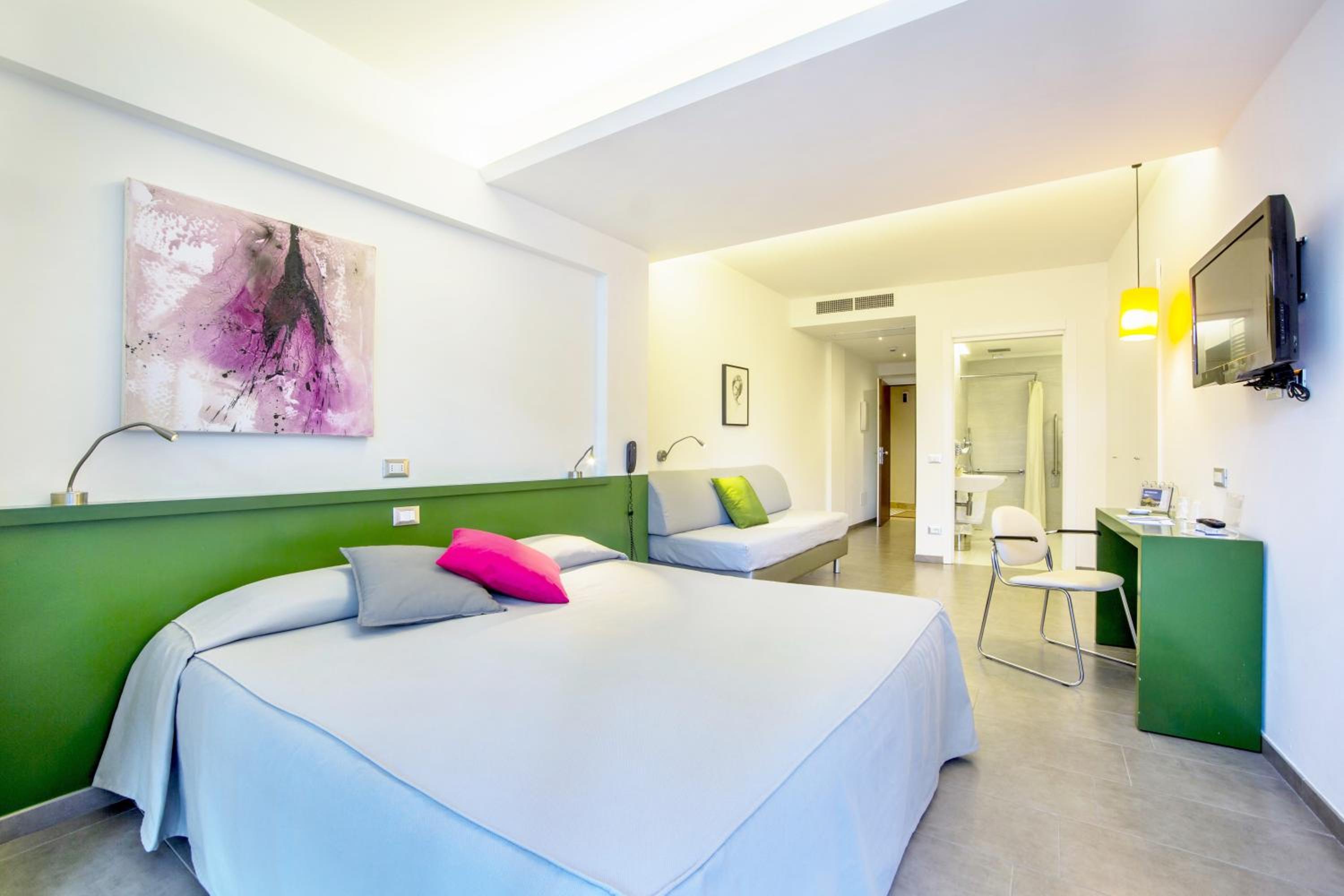 Double Room - Disability Access photo 1