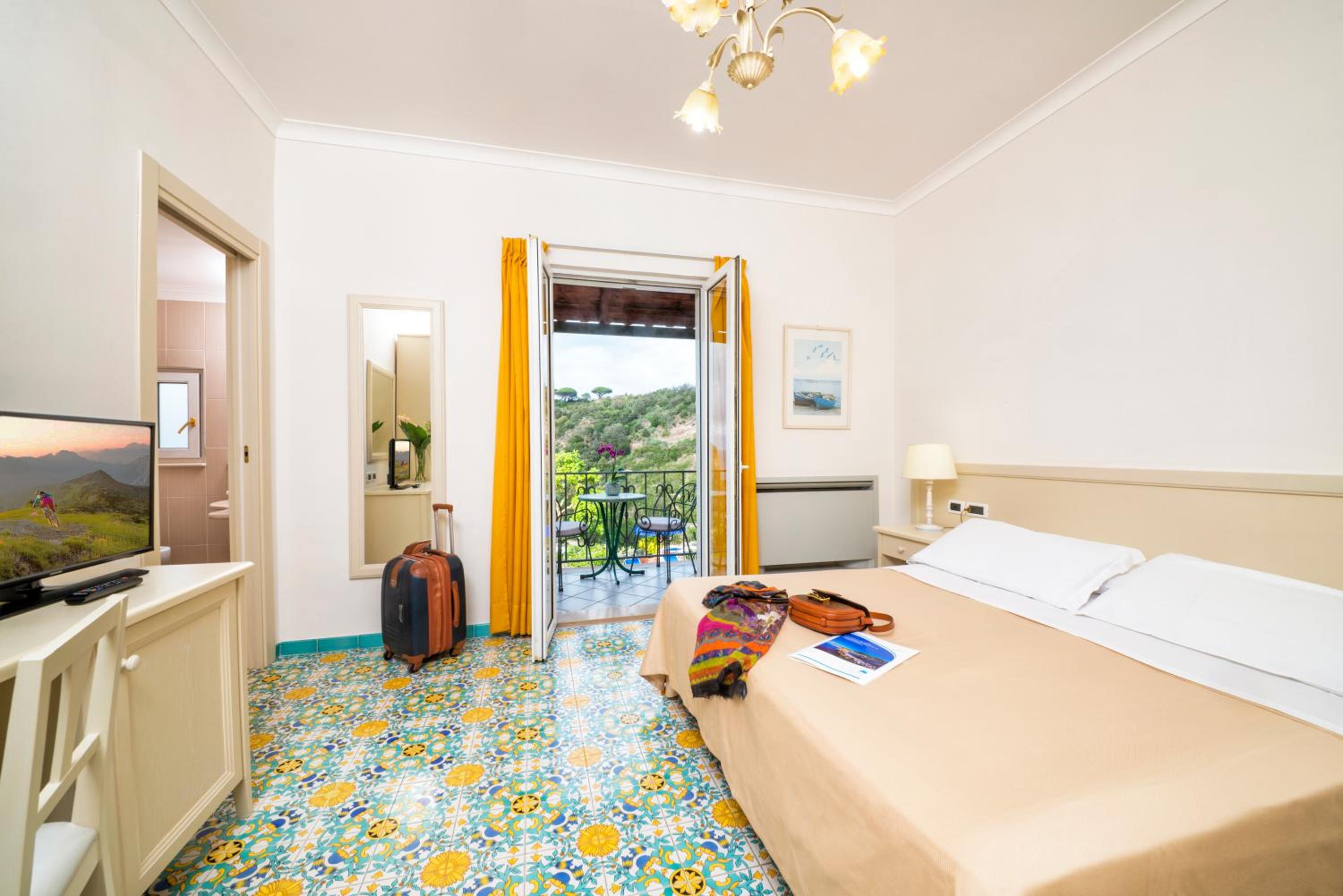 Comfort Triple Room