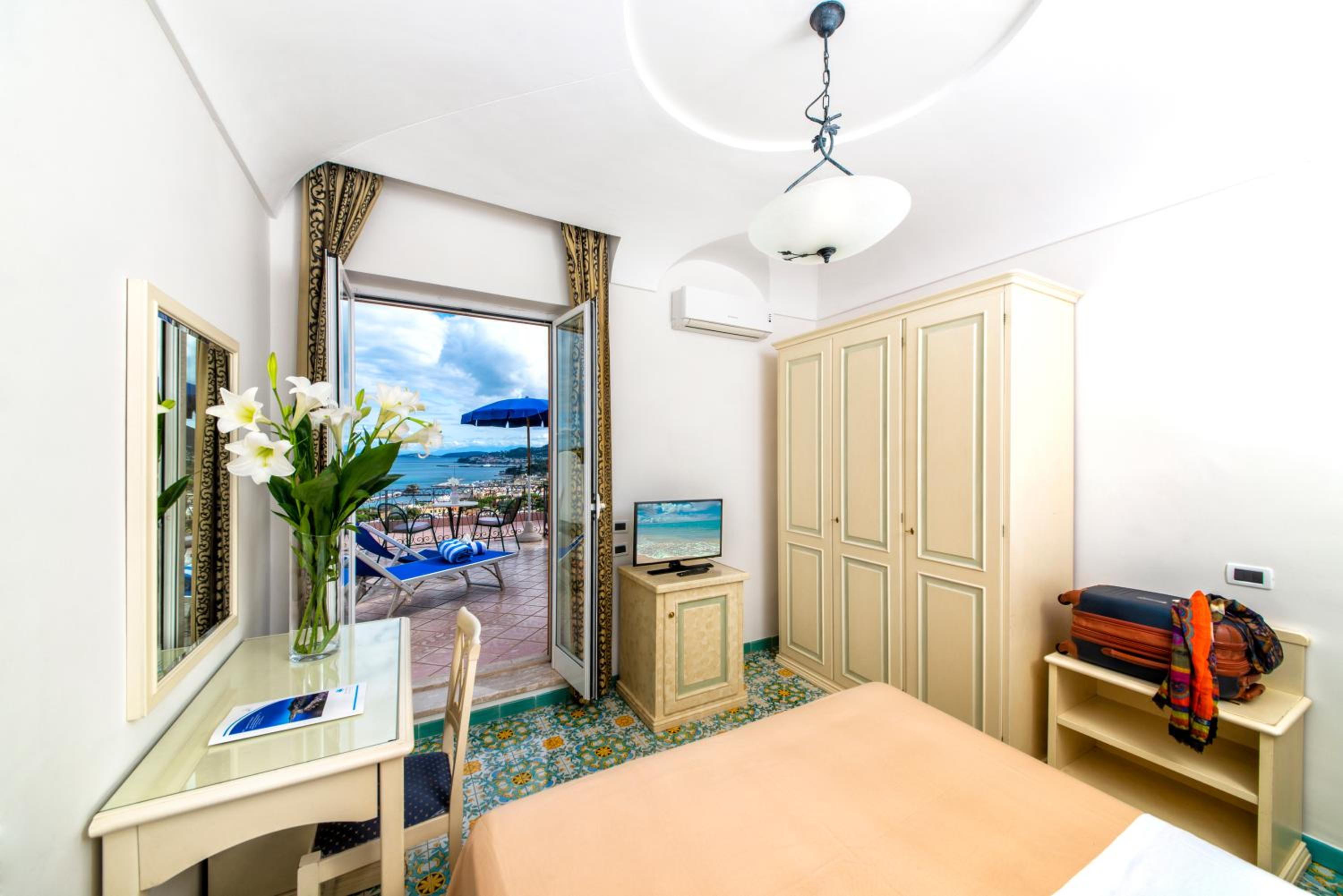 Double or Twin Room with Sea View and Terrace