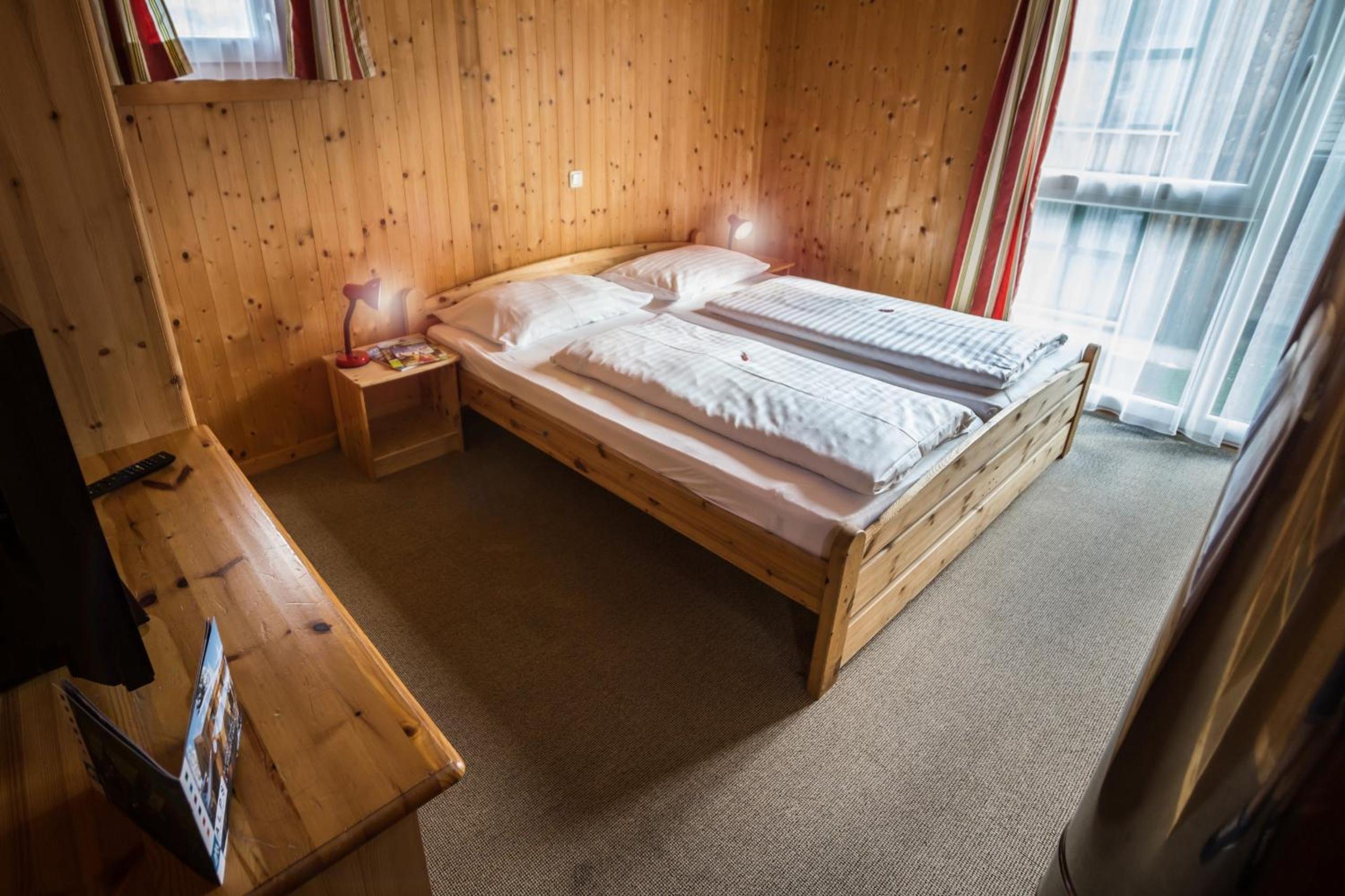 Superior Holiday Home (5 Adults) - Photo 1
