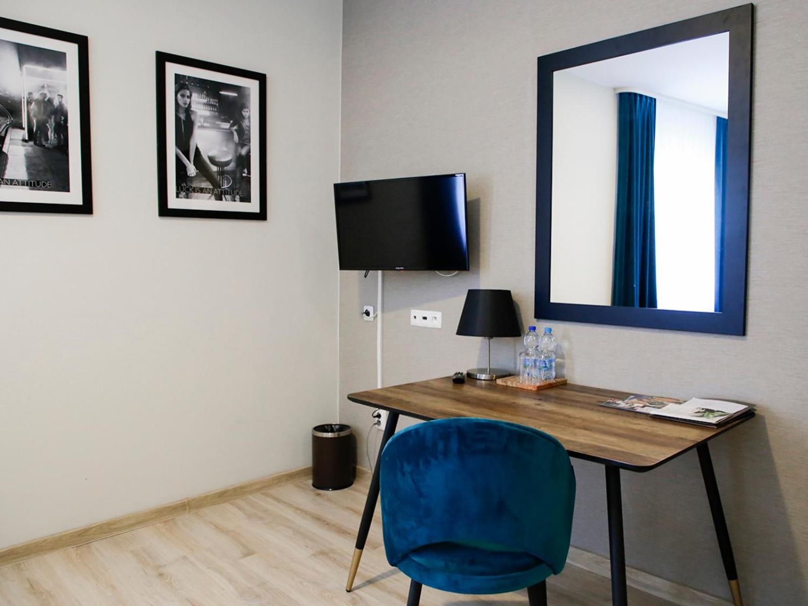 Twin Room - Photo 7