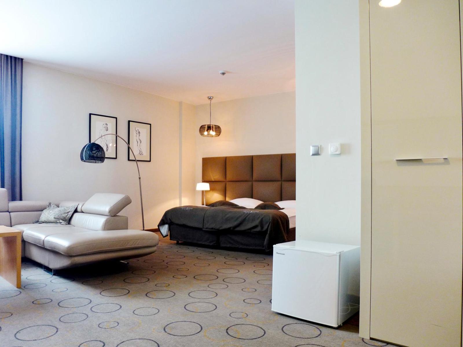 Suite - Photo 5