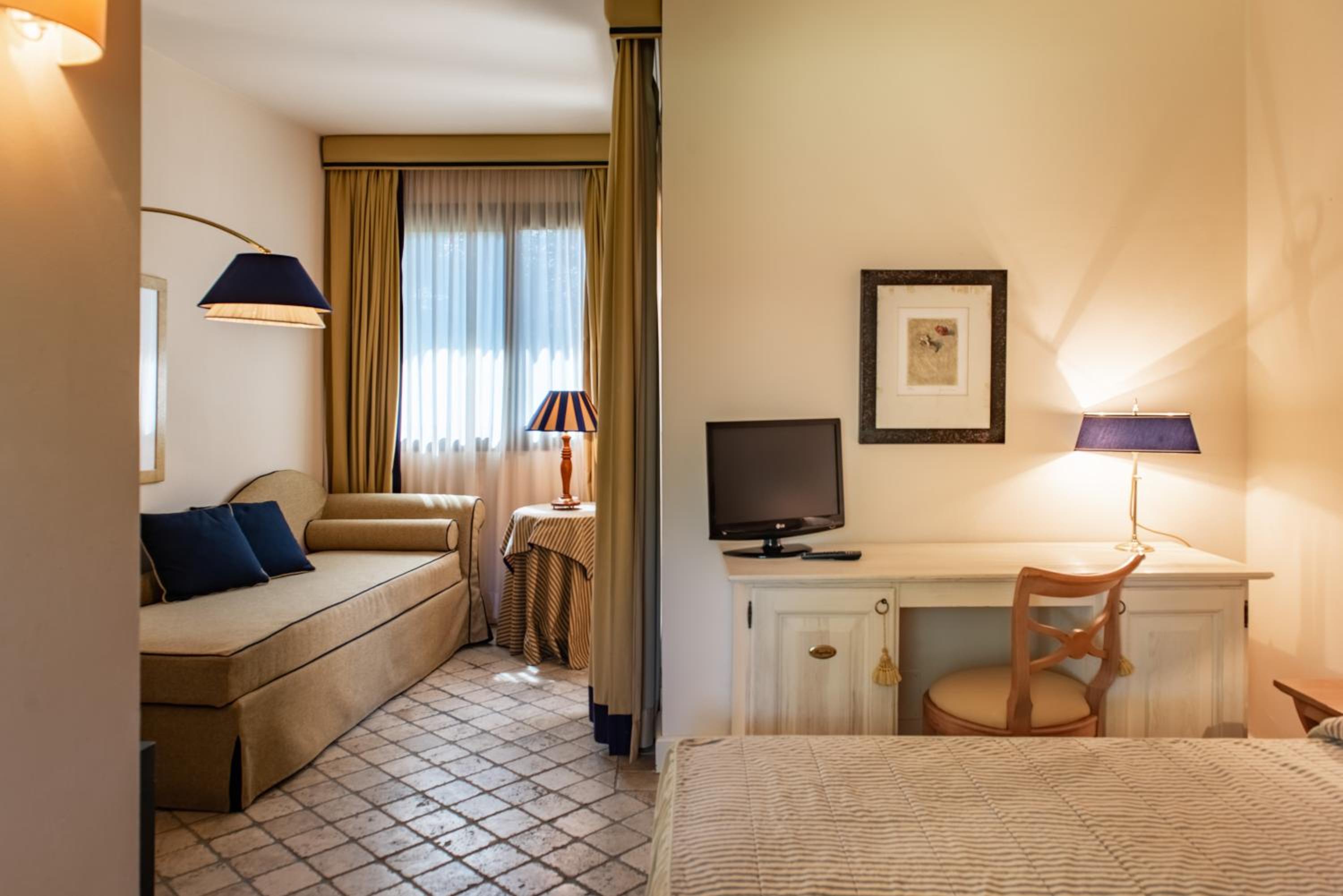 Relax Double or Twin Room with Extra Bed and Garden  photo 1
