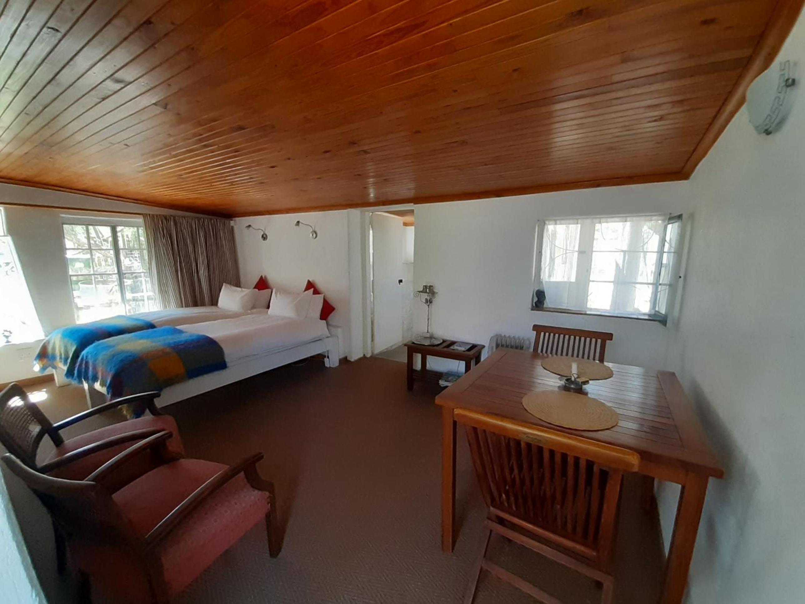One-Bedroom House - Photo 5