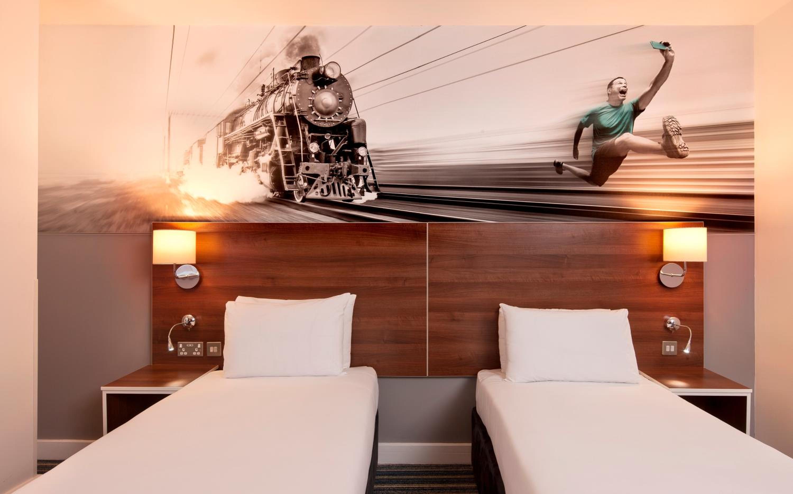Twin Room - Photo 9