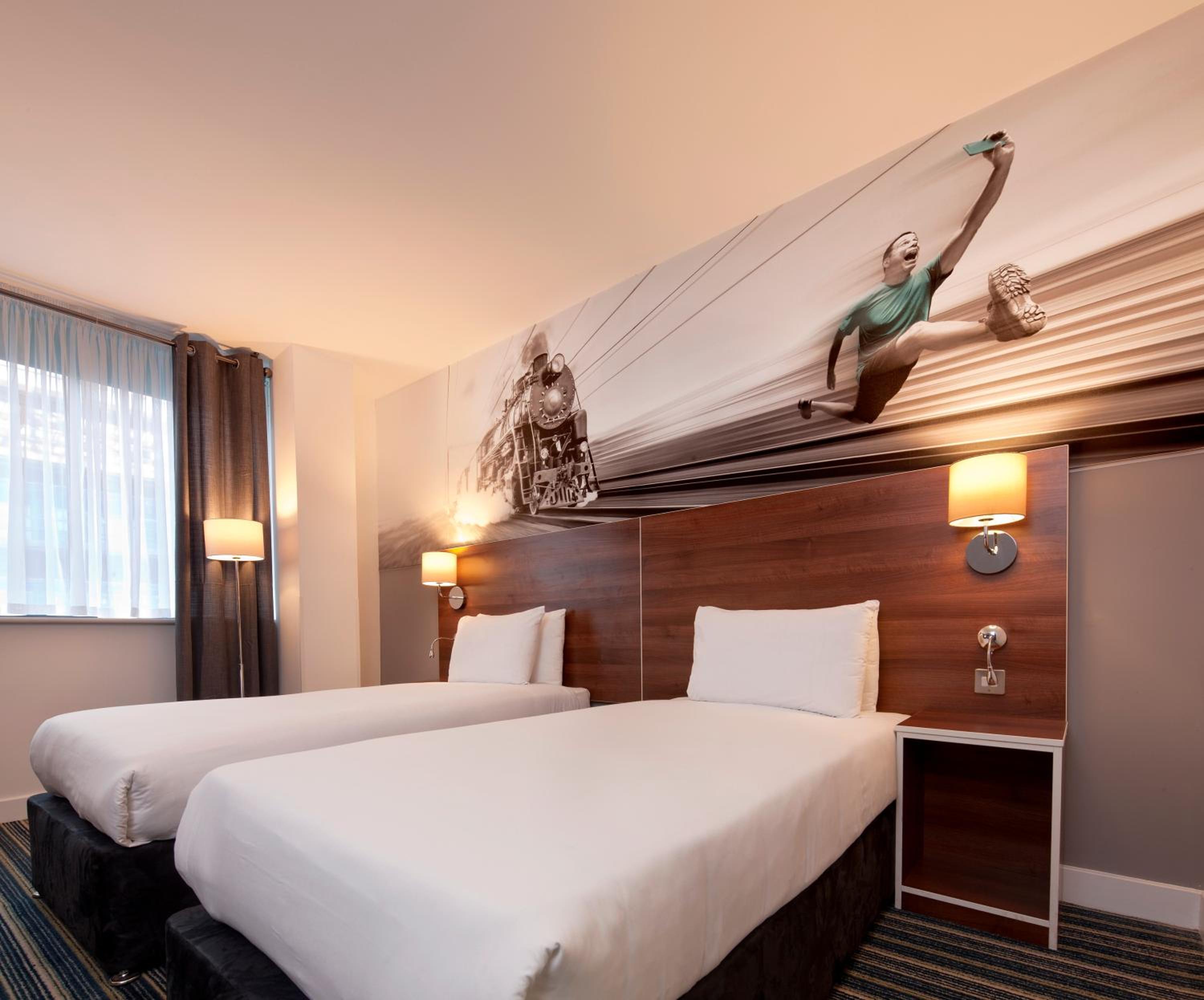 Twin Room - Photo 2