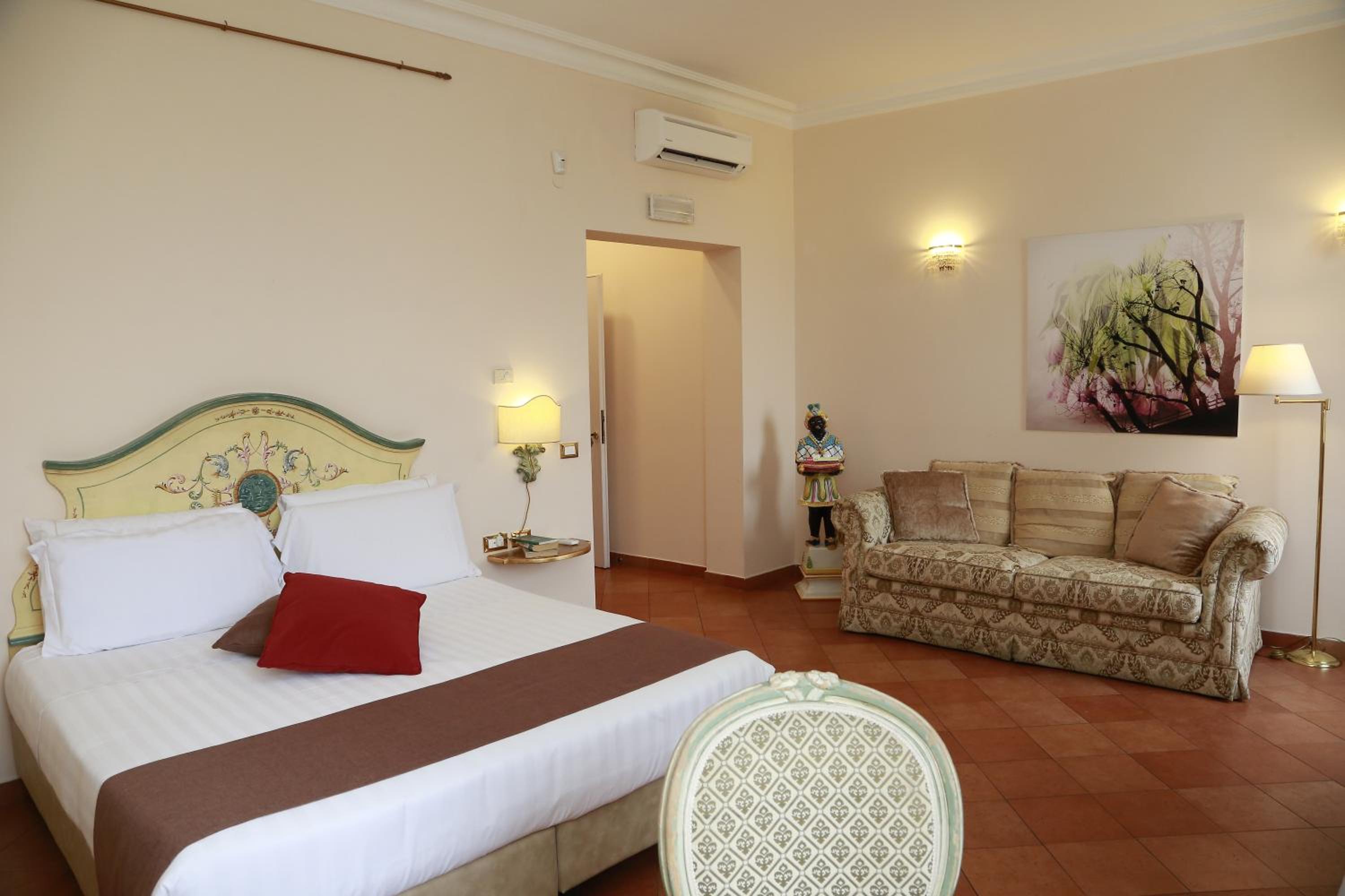Superior Double Room with City View photo 2