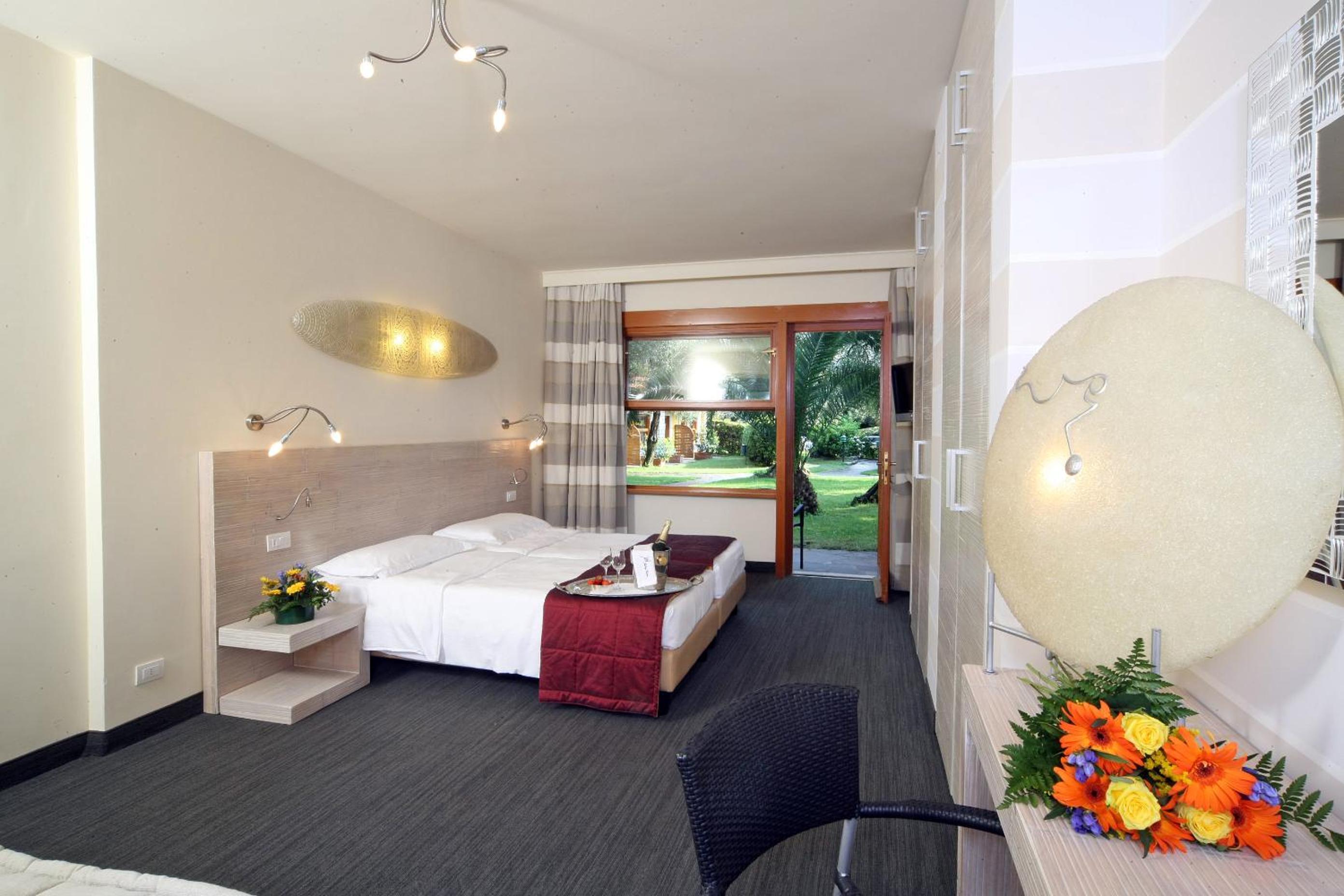 Deluxe Double or Twin Room photo 1